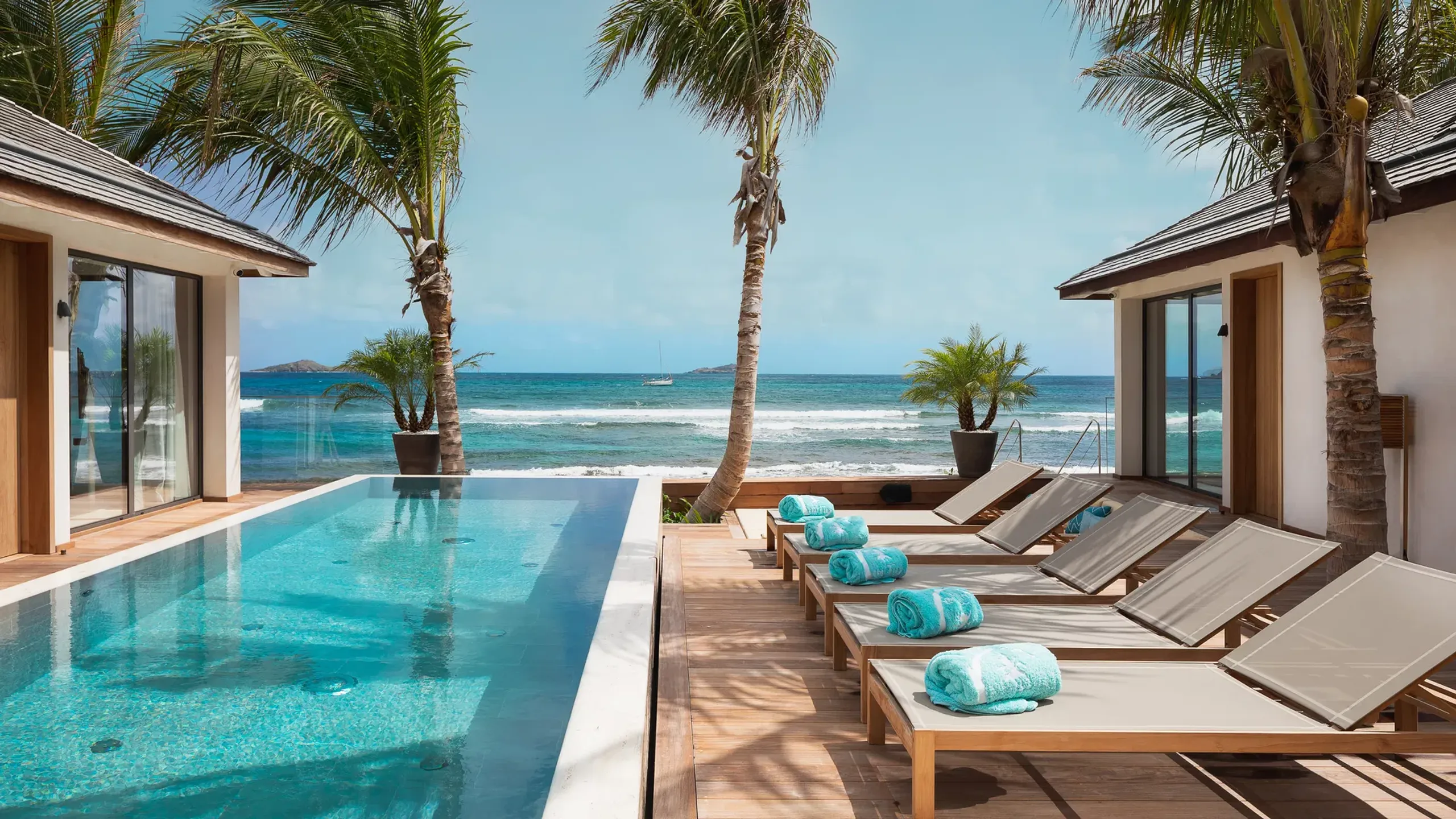 Beachside Paradise Luxe Villa in Lorient with Private Heated Pool — photograph 6