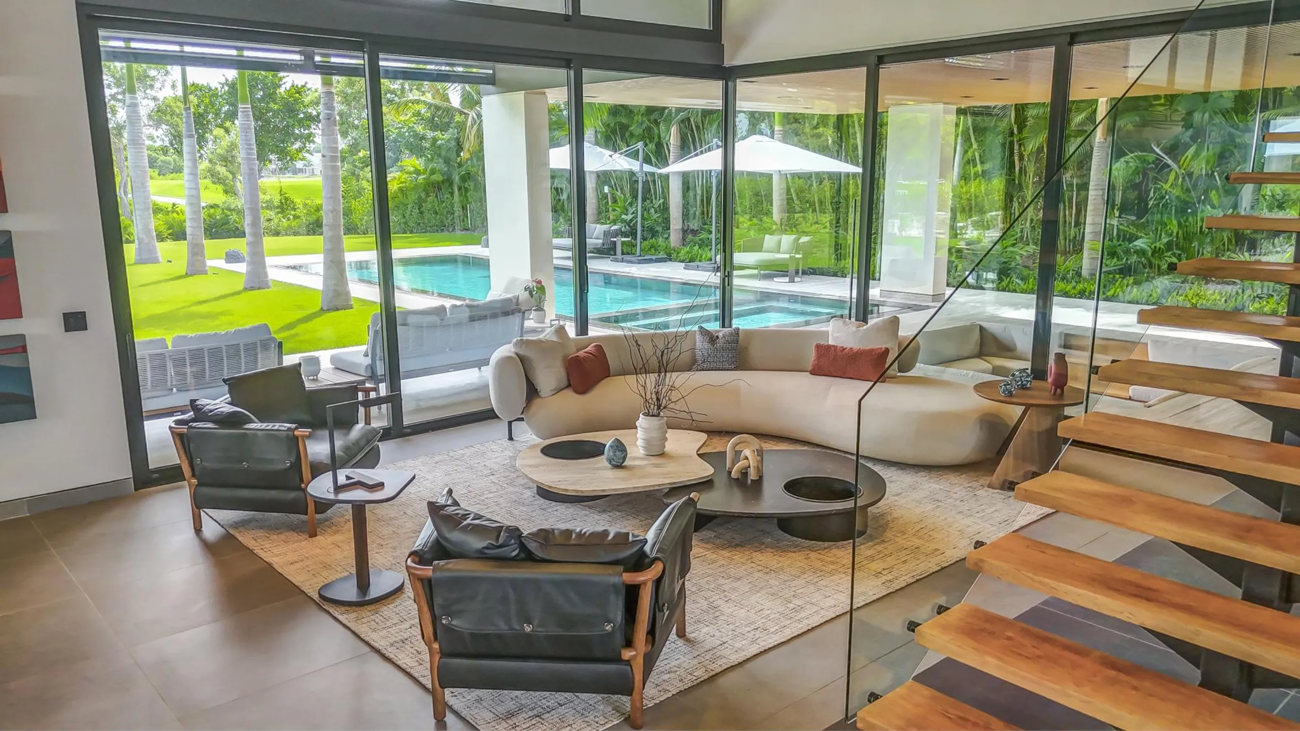 Stylish Modern Villa with Private Pool and Golf Views — photograph 4