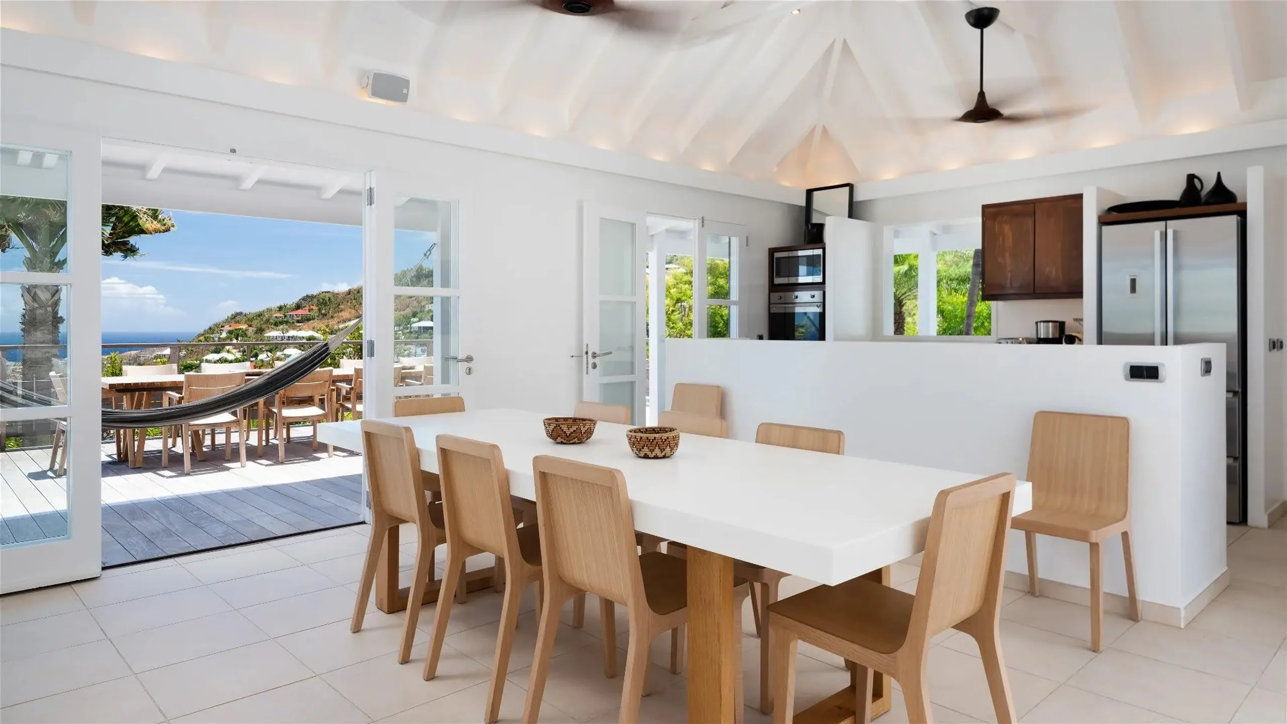 Pristine Oceanview Villa with Pool — photograph 7