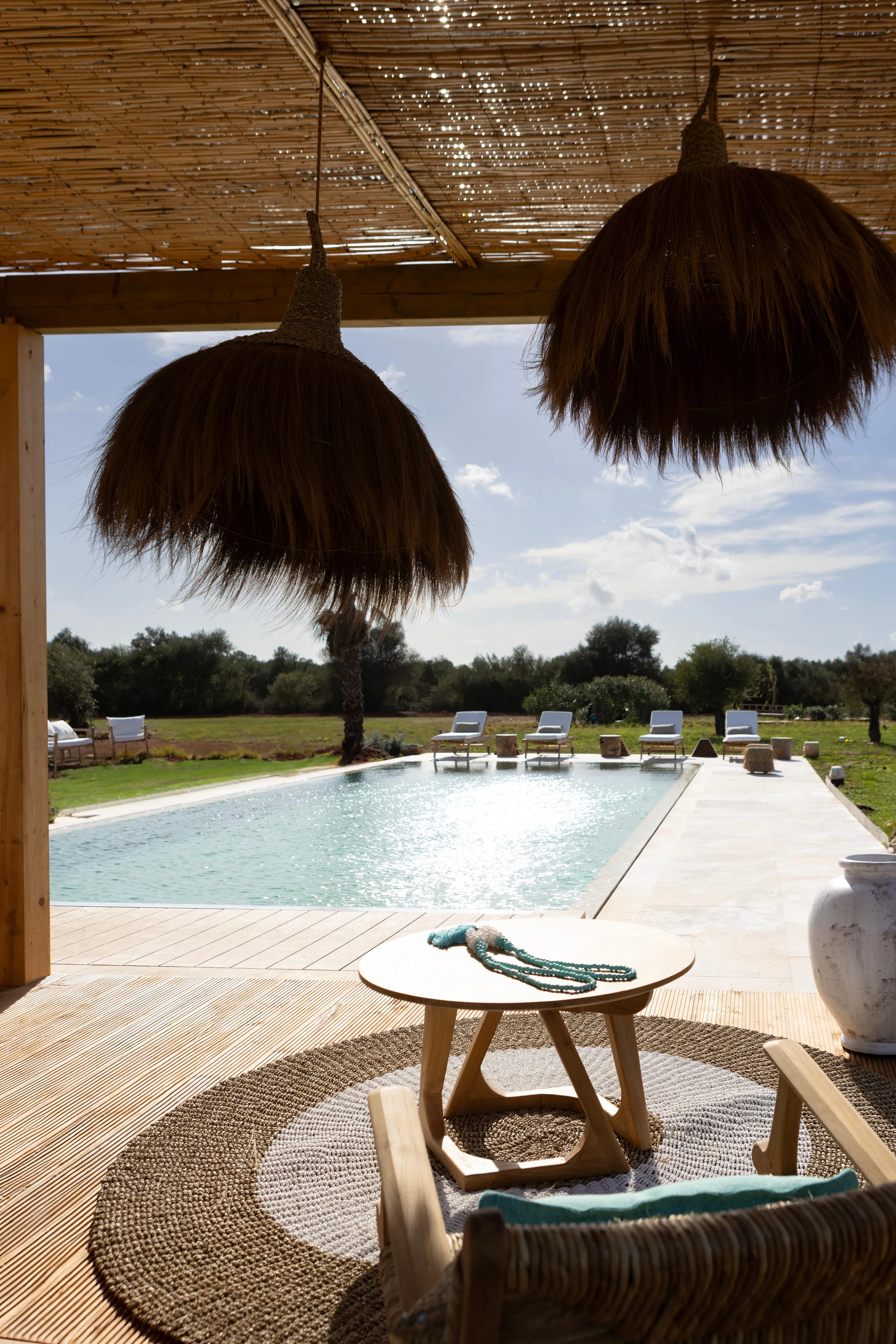 Exquisite Modern Villa with Heated Infinity Pool and Panoramic Views of San Salvador — photograph 2