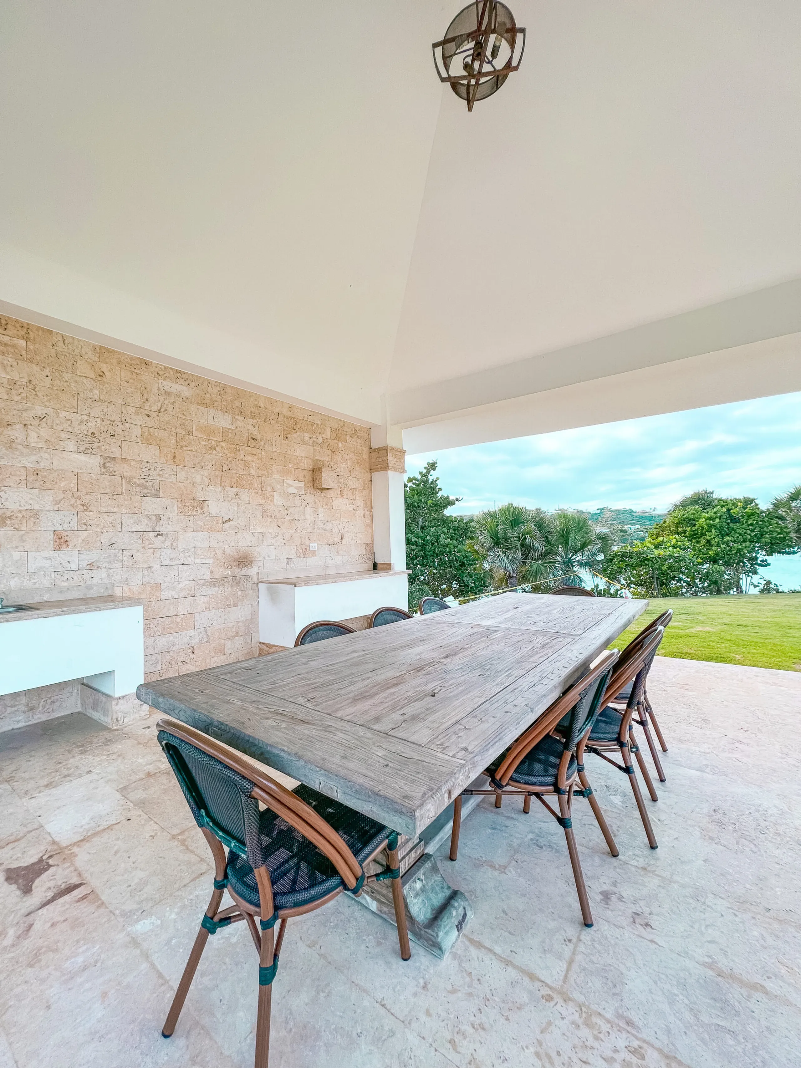 Elegant Retreat in Puerto Plata with Infinity Pool, Garden and Private Heliport — photograph 8