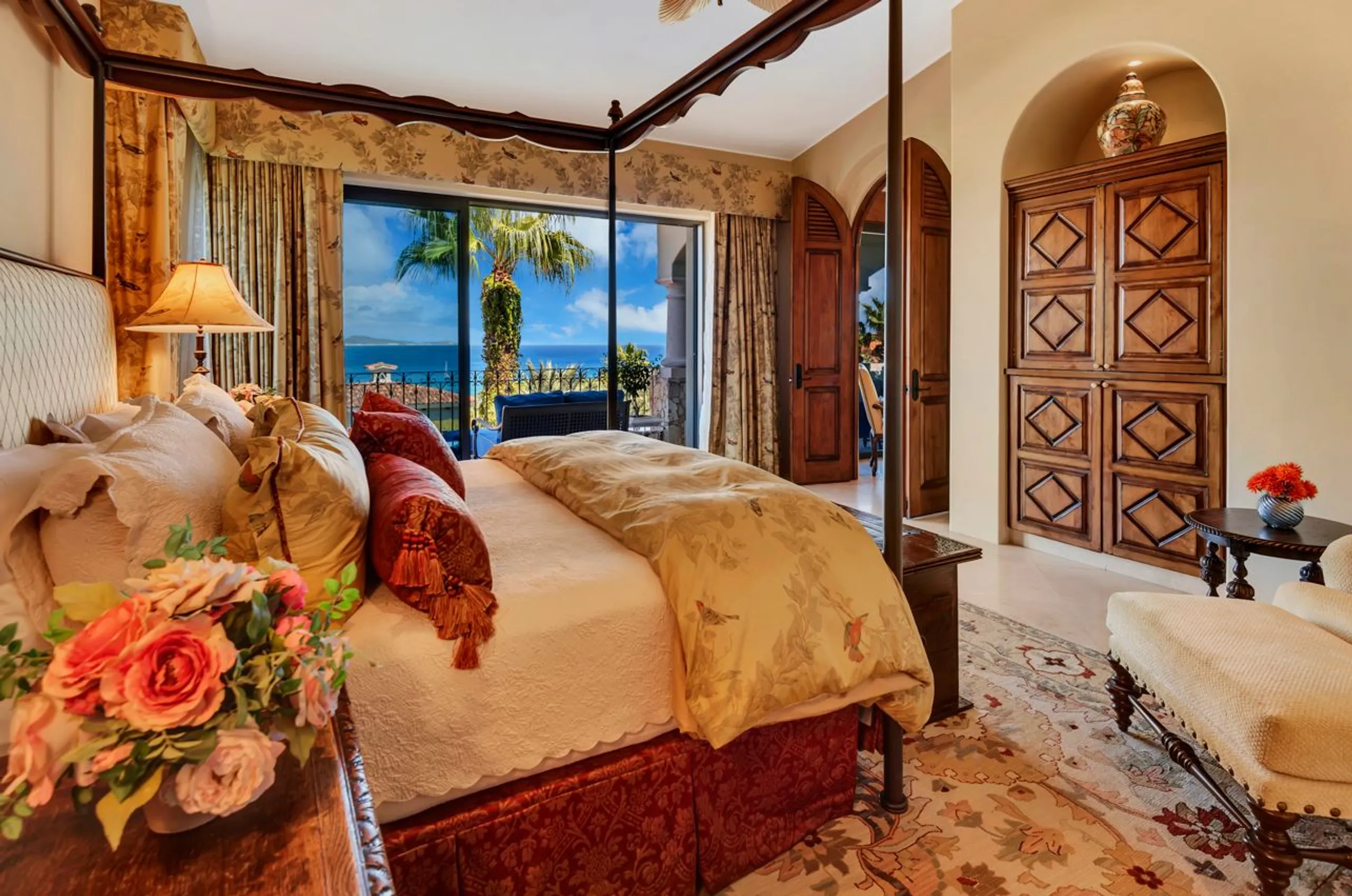 Opulent 5-Bedroom Villa with Private Infinity Pool, Firepit, and Ocean Views — photograph 8