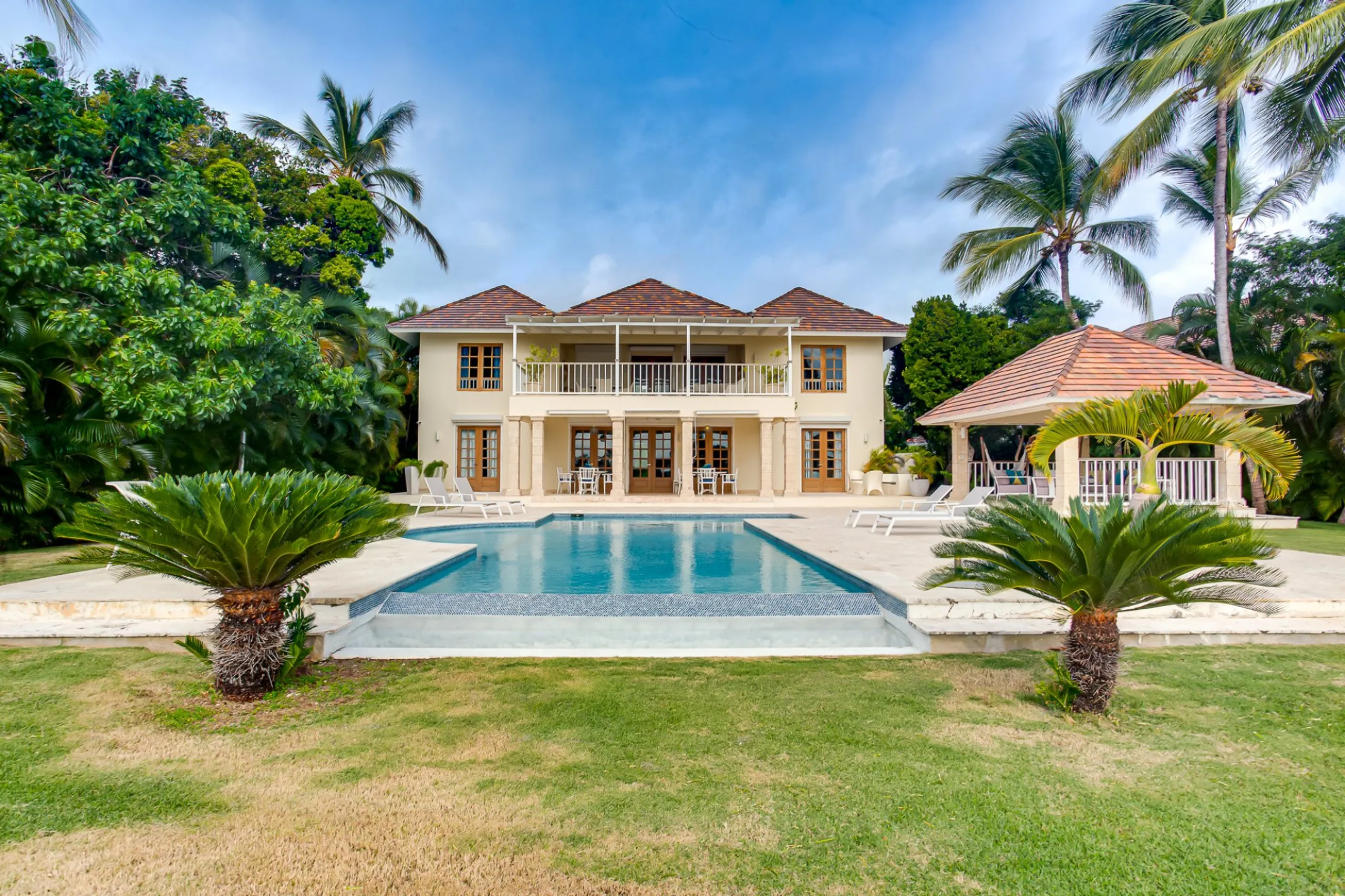 Elegant 4BR Villa in Tortuga Bay with Private Pool, Ocean Views & Golf Course, Punta Cana