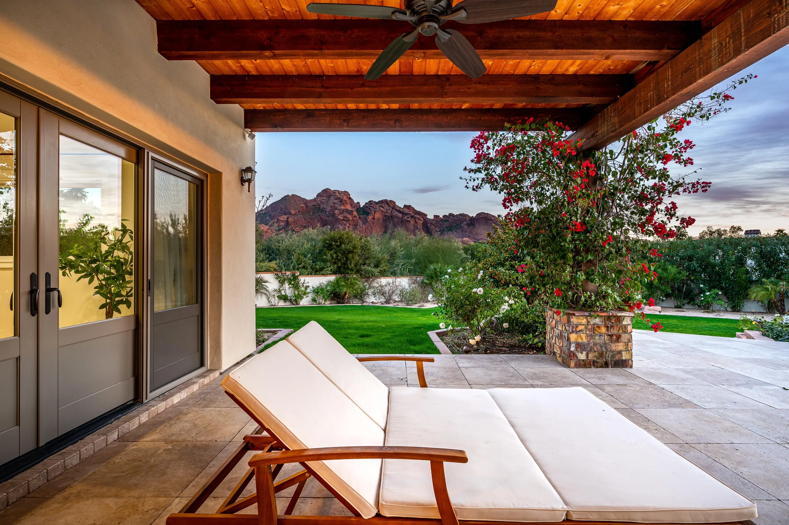 Elite Paradise Valley Estate with Waterfalling Pool and Firepit Lounge — photograph 3