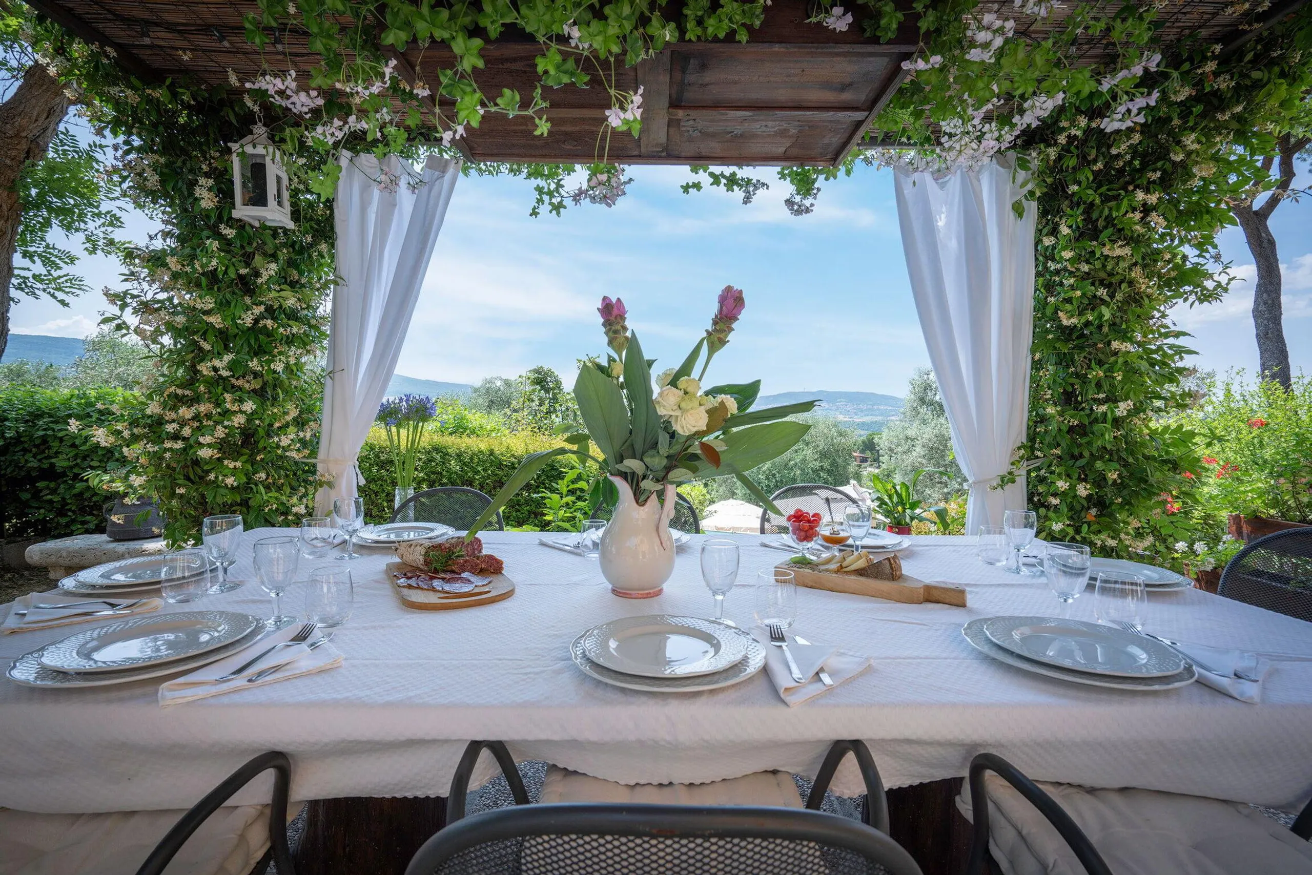 Imposing Localita Pignattaia Estate with Private Pool and Jacuzzi — photograph 10