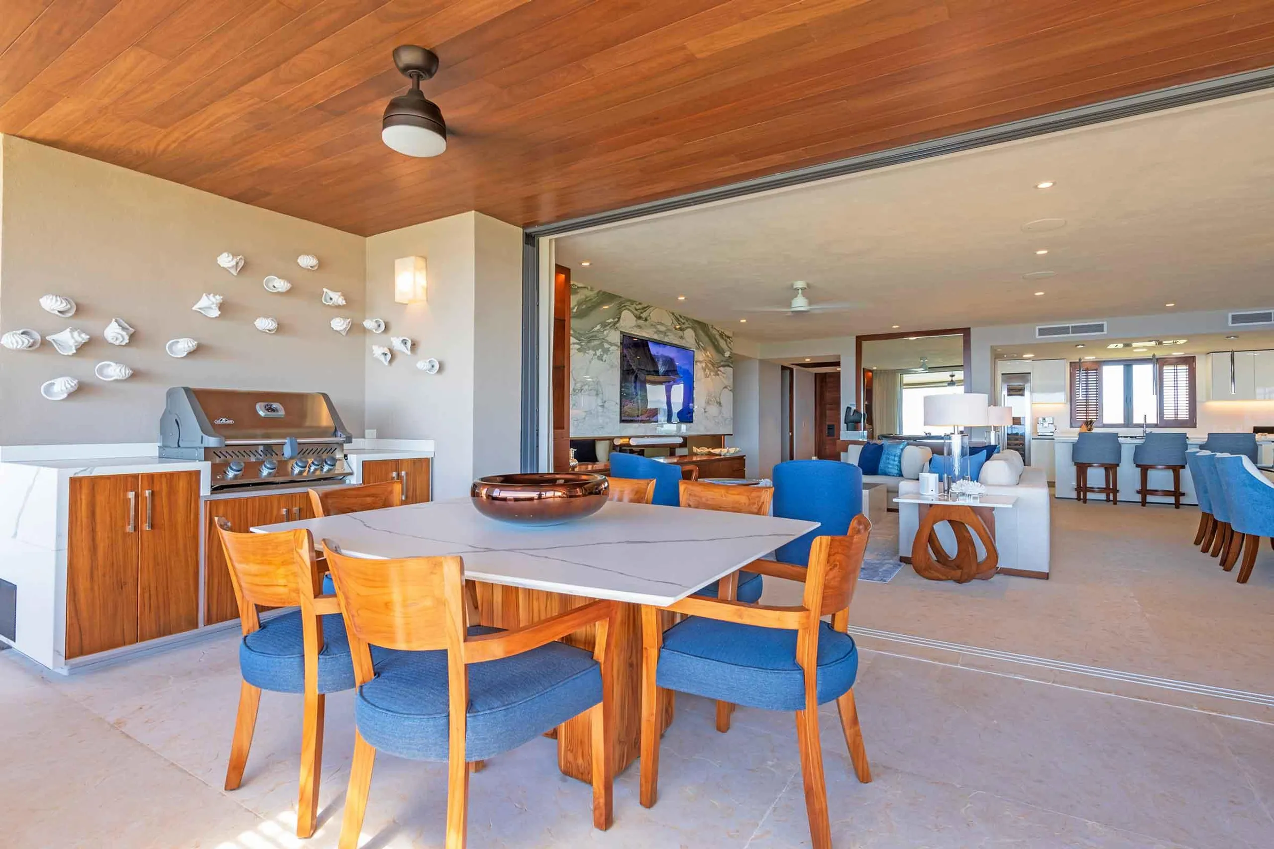 Luxury Villa with Panoramic Ocean and Island Views — photograph 5