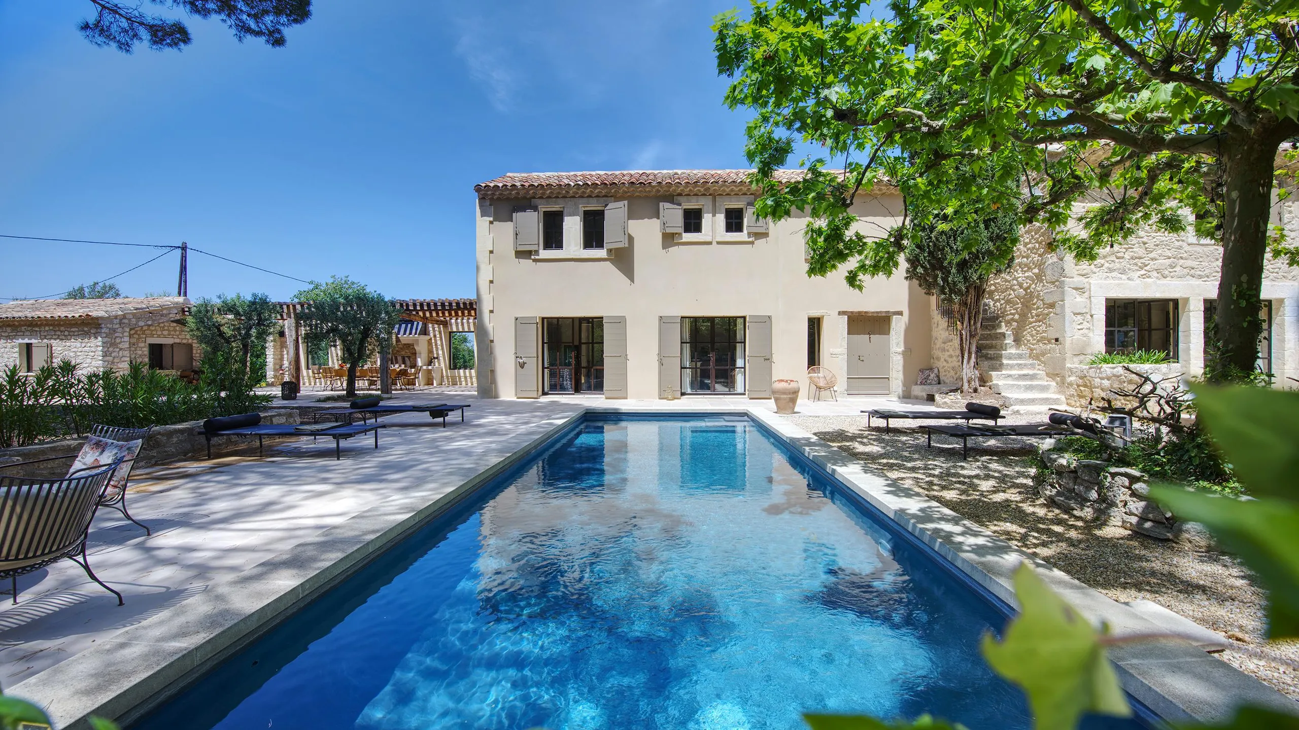 French Bliss Villa With Pool and Panoramic Mountain Views — photograph 5