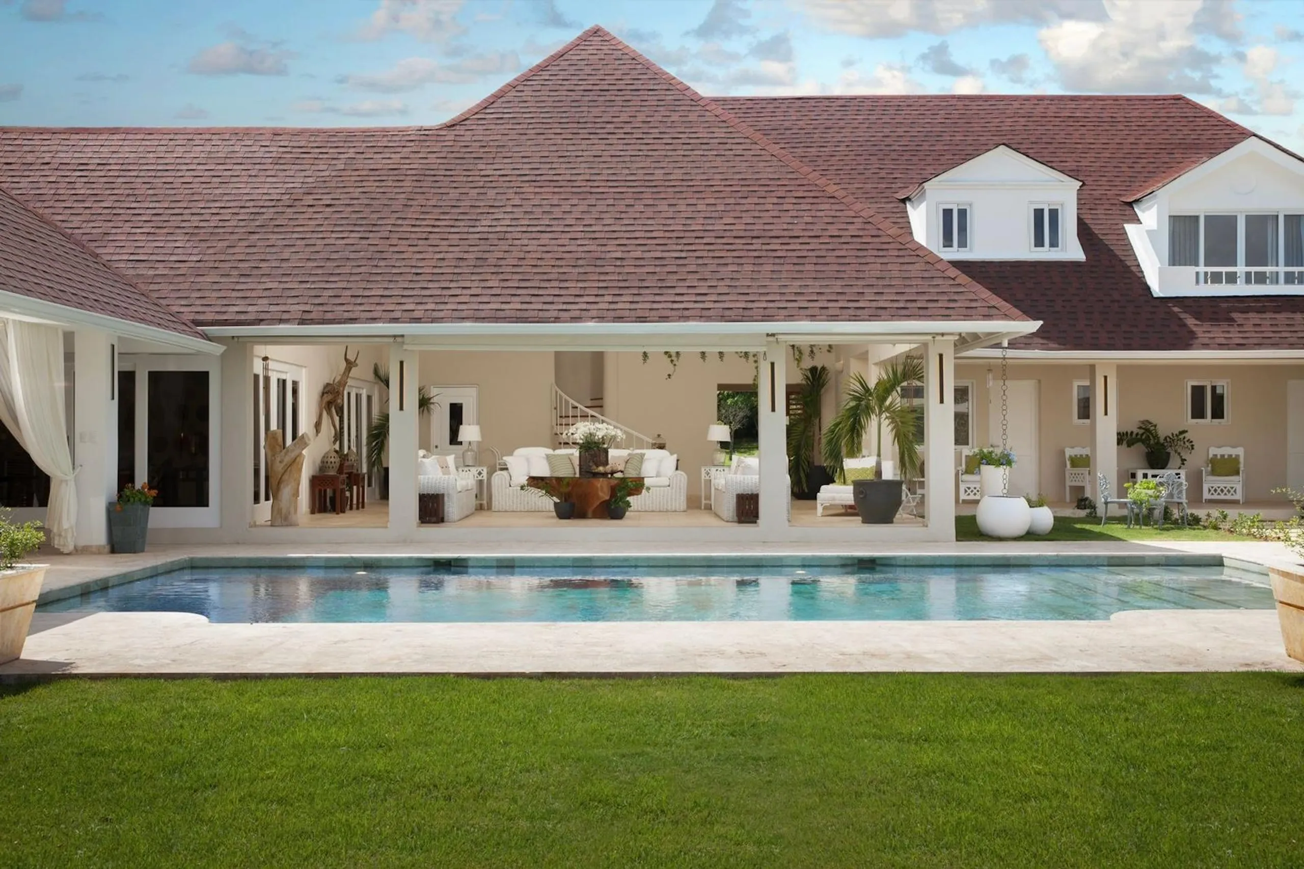 Regal Colonial-Style Villa with Private Pool and Lush Landscaping, La Romana