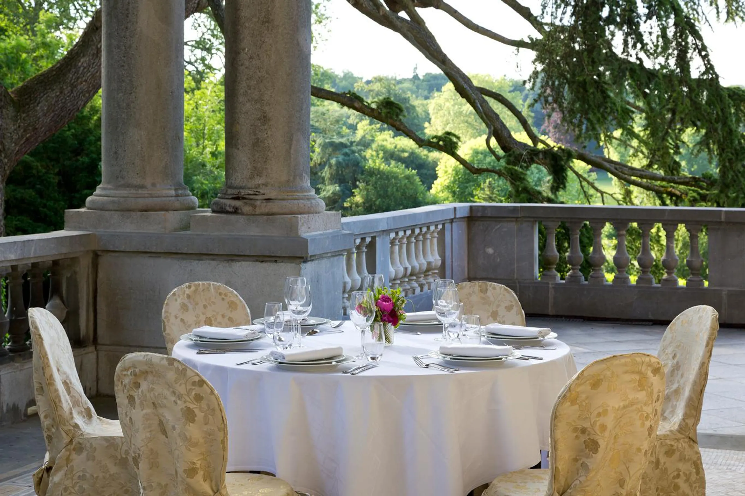 Unveiling Elegance  Retreat with 9 Suites and Breathtaking Garden — photograph 7