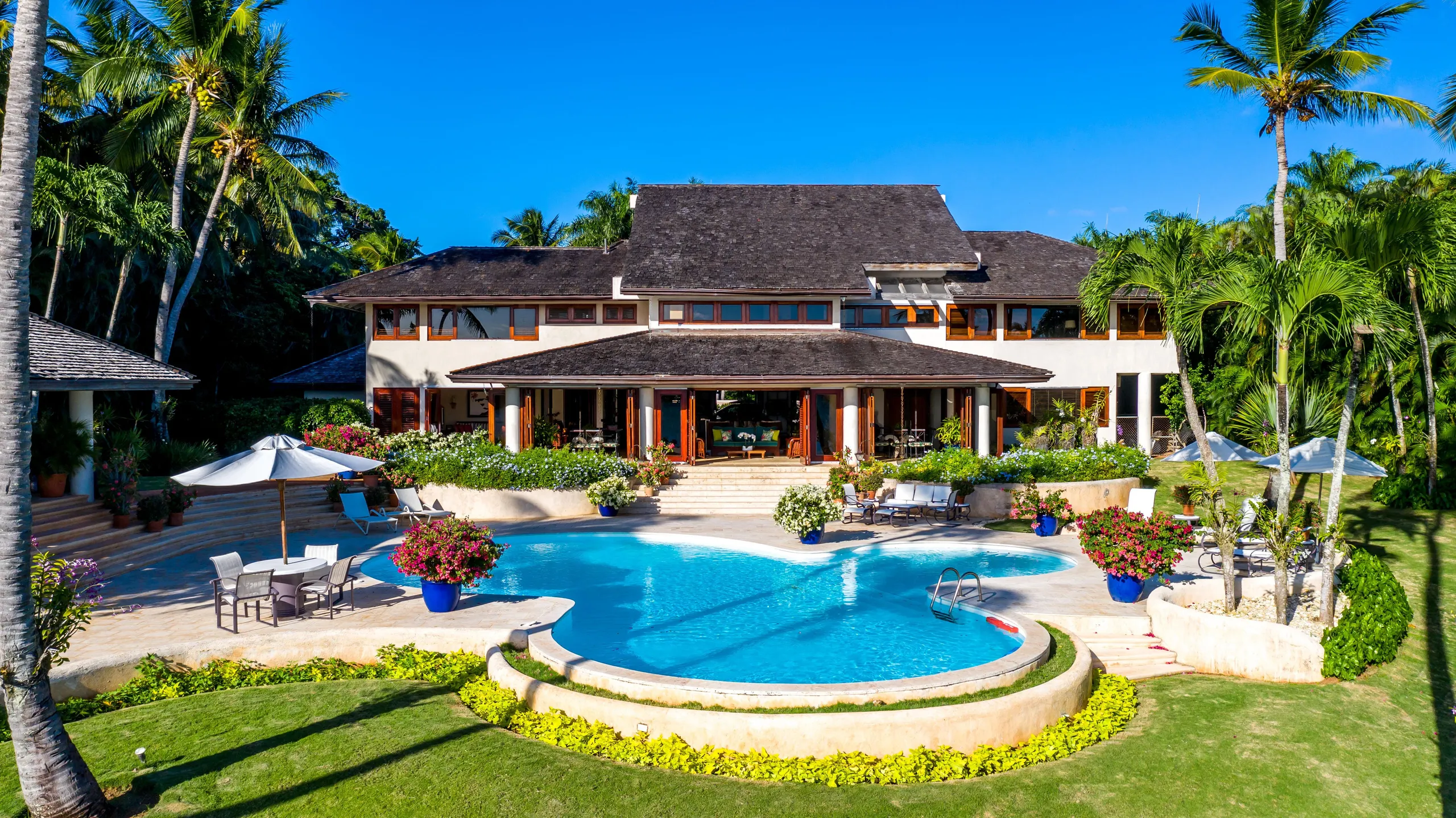 Majestic Villa with Pool and Stunning Ocean Views, Casa de Campo