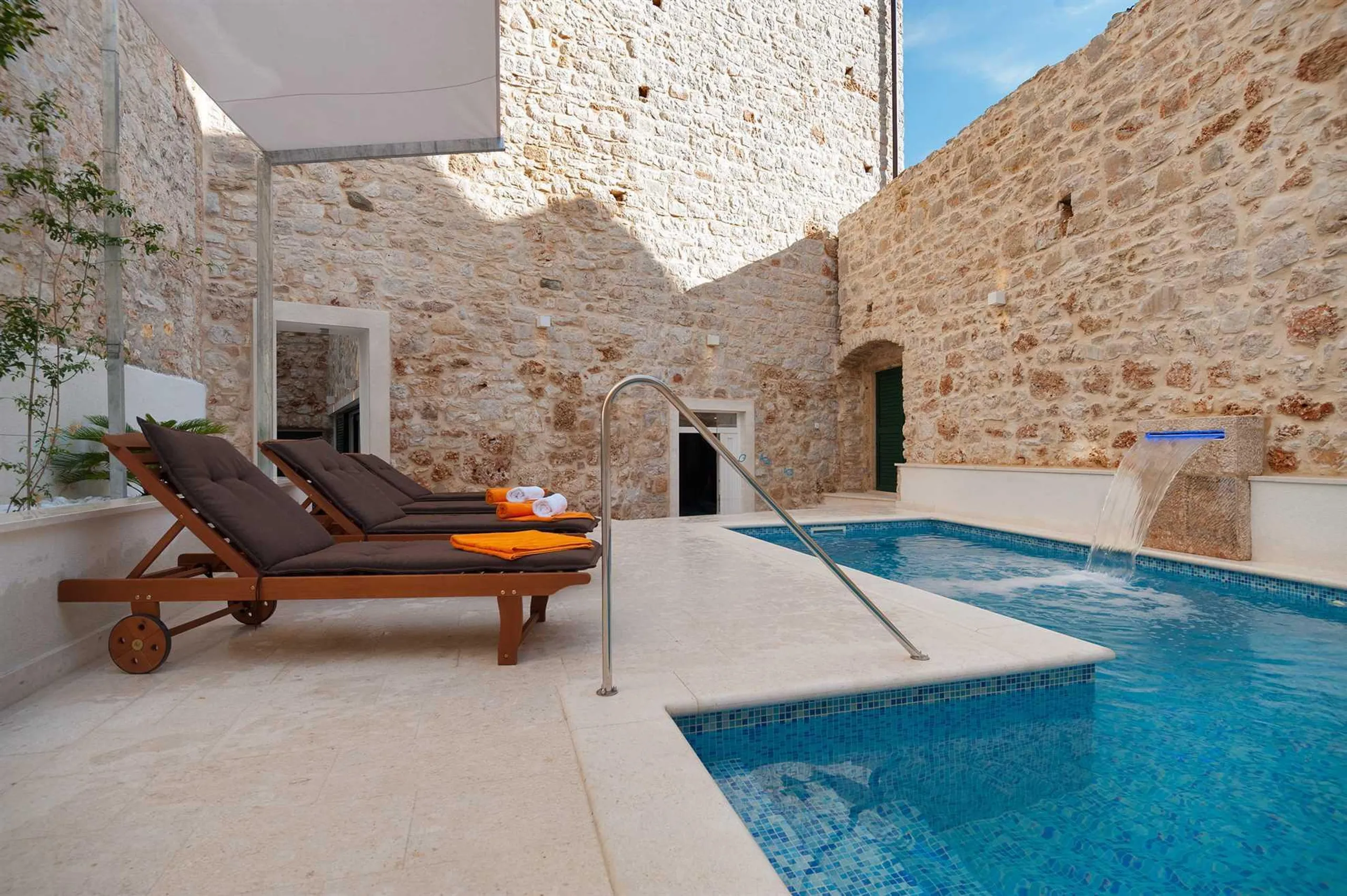 Sophisticated  Villa with Private Pool, Jacuzzi, Sauna and Sea Views — photograph 5