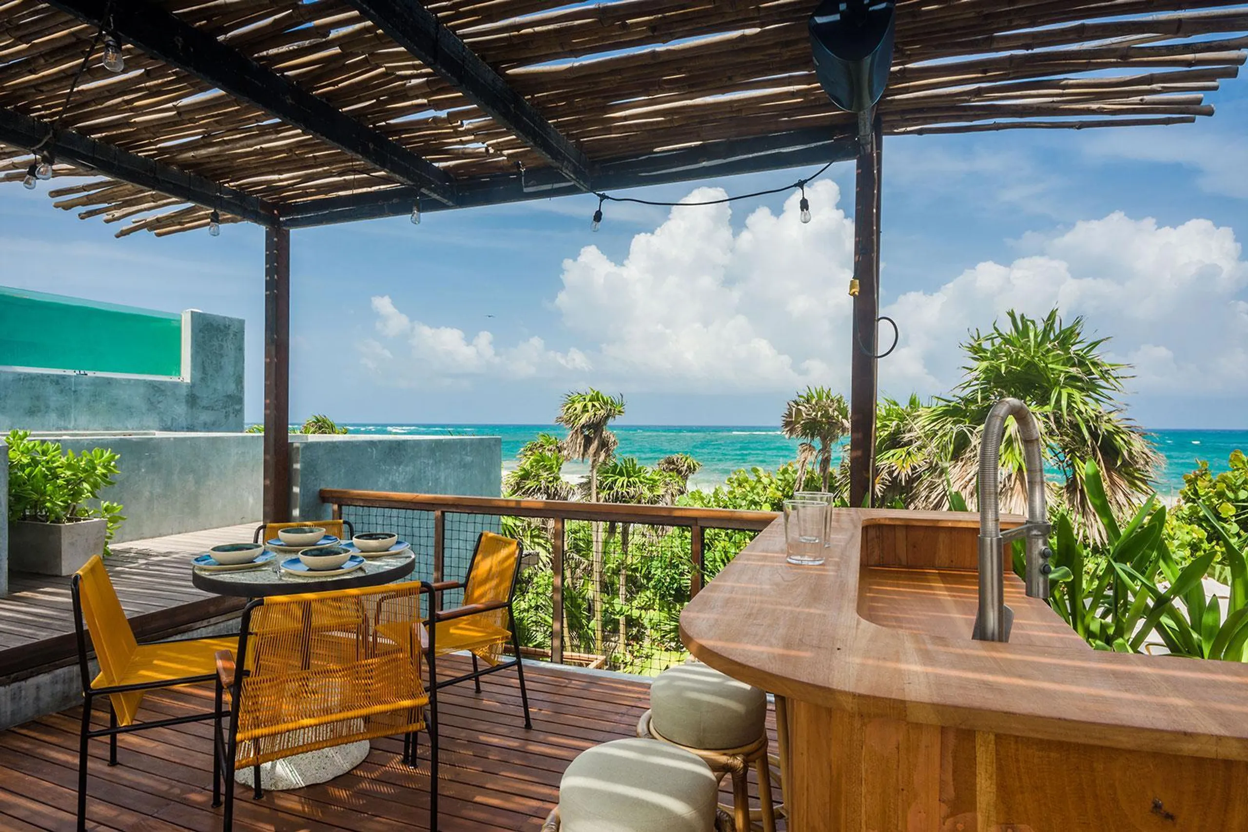 Incredible Oceanfront Villa with Infinity Pool and Sunset Views — photograph 12