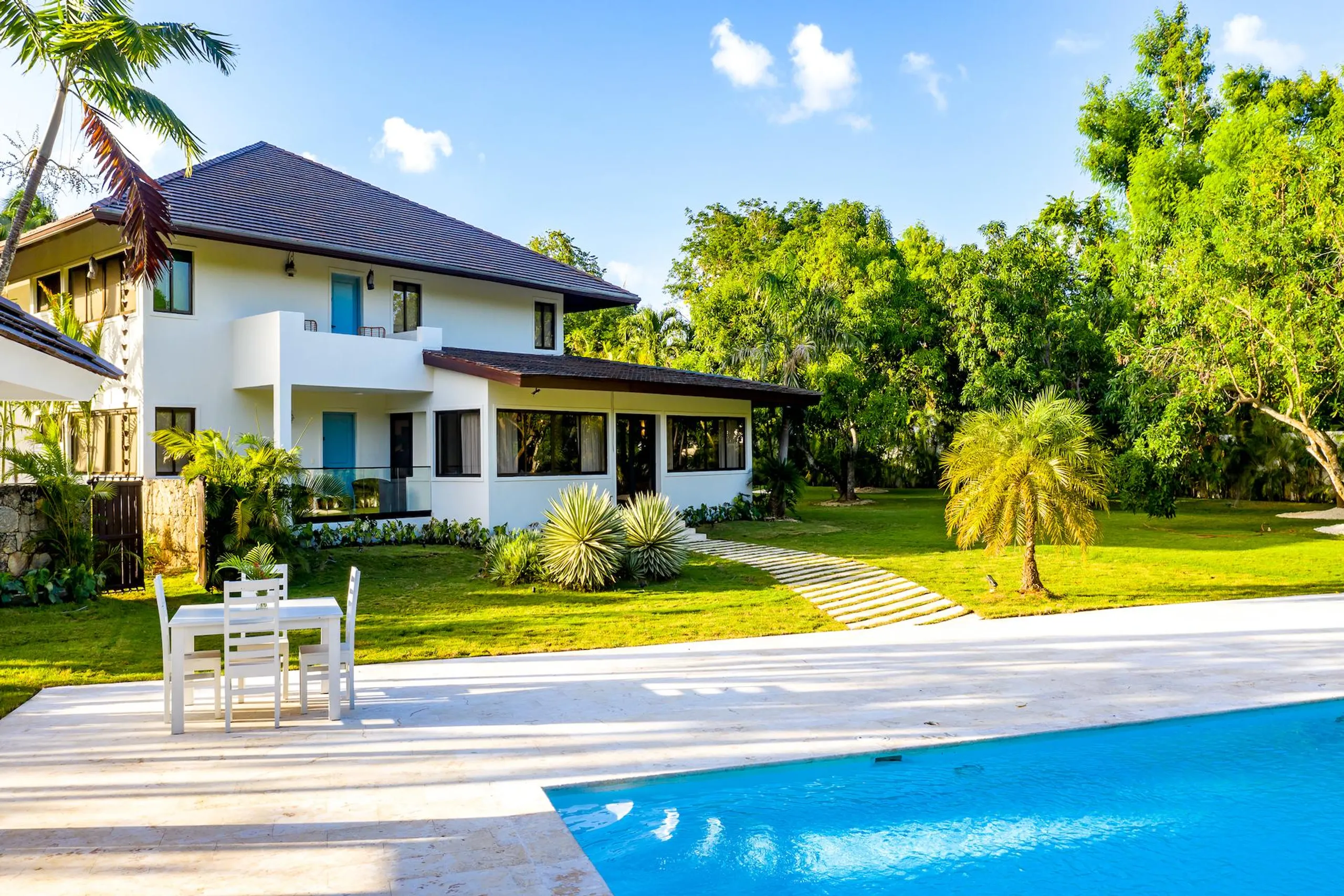 Refined Modern Villa with Swimming Pool and Minitas Beach Nearby, La Romana