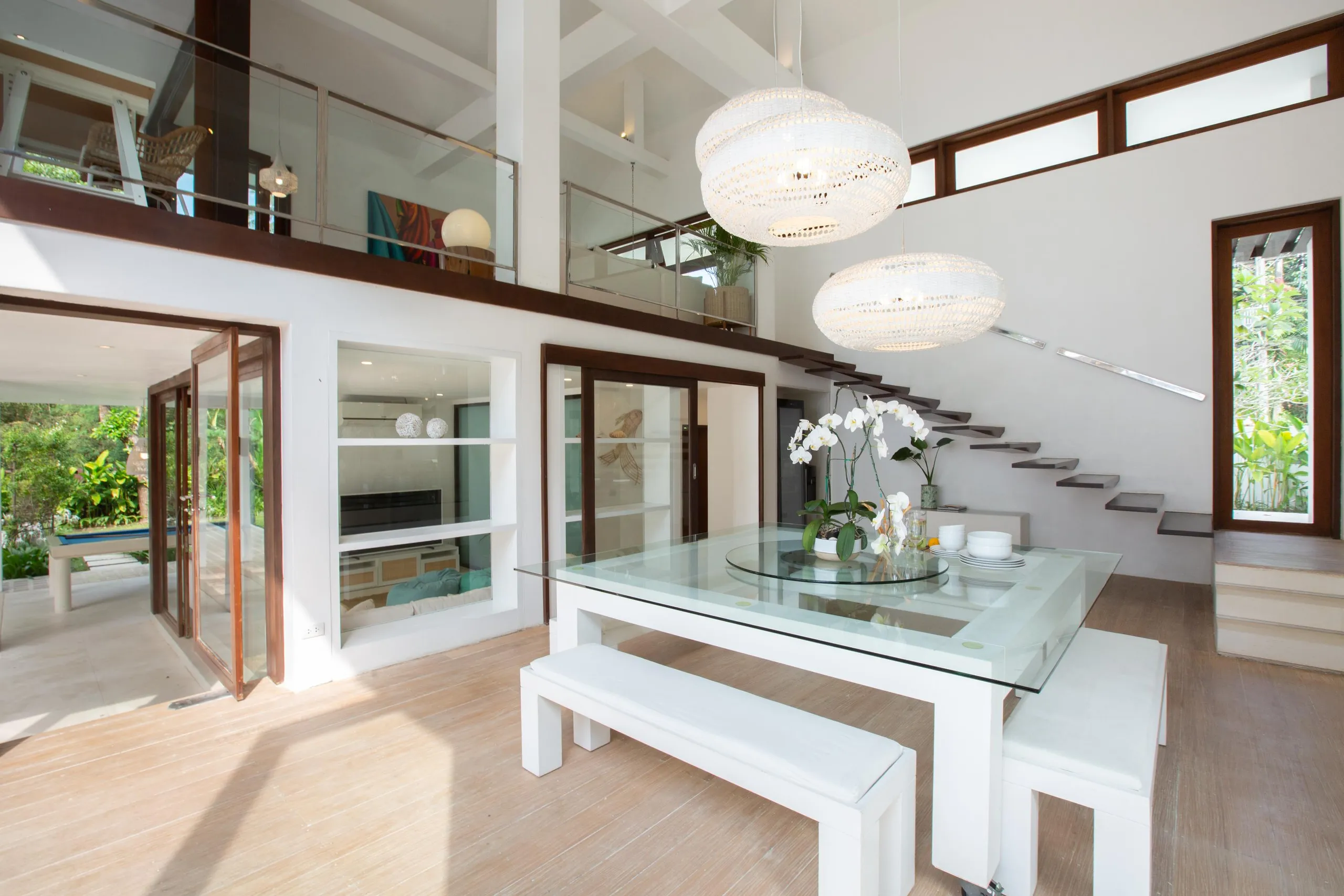 Comfortable and Luxurious 6BR Villa with Dual Pools, Treehouse & Outdoor Cinema — photograph 8