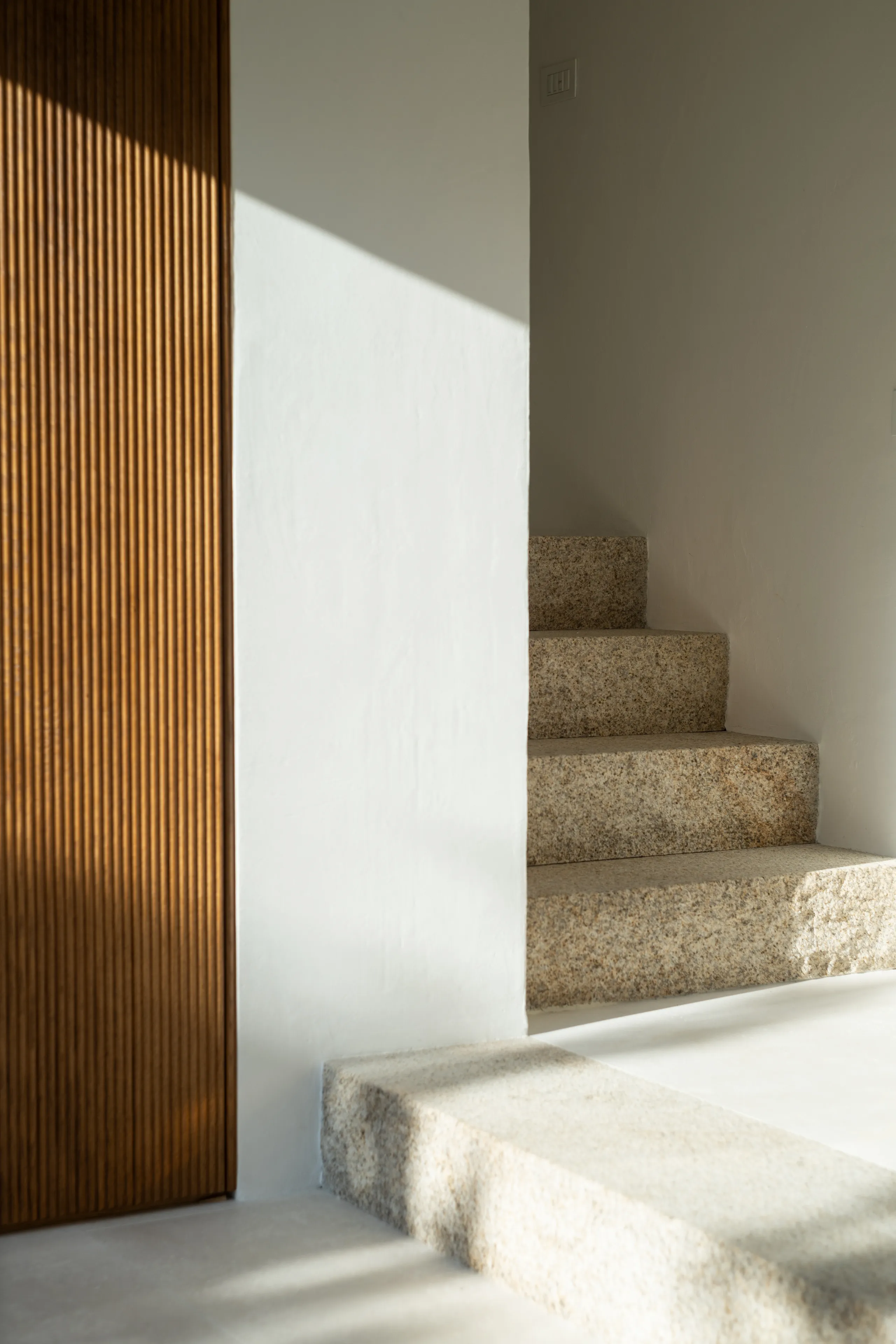 Stately Uphill Villa with Private Pool and Sea Views — photograph 10