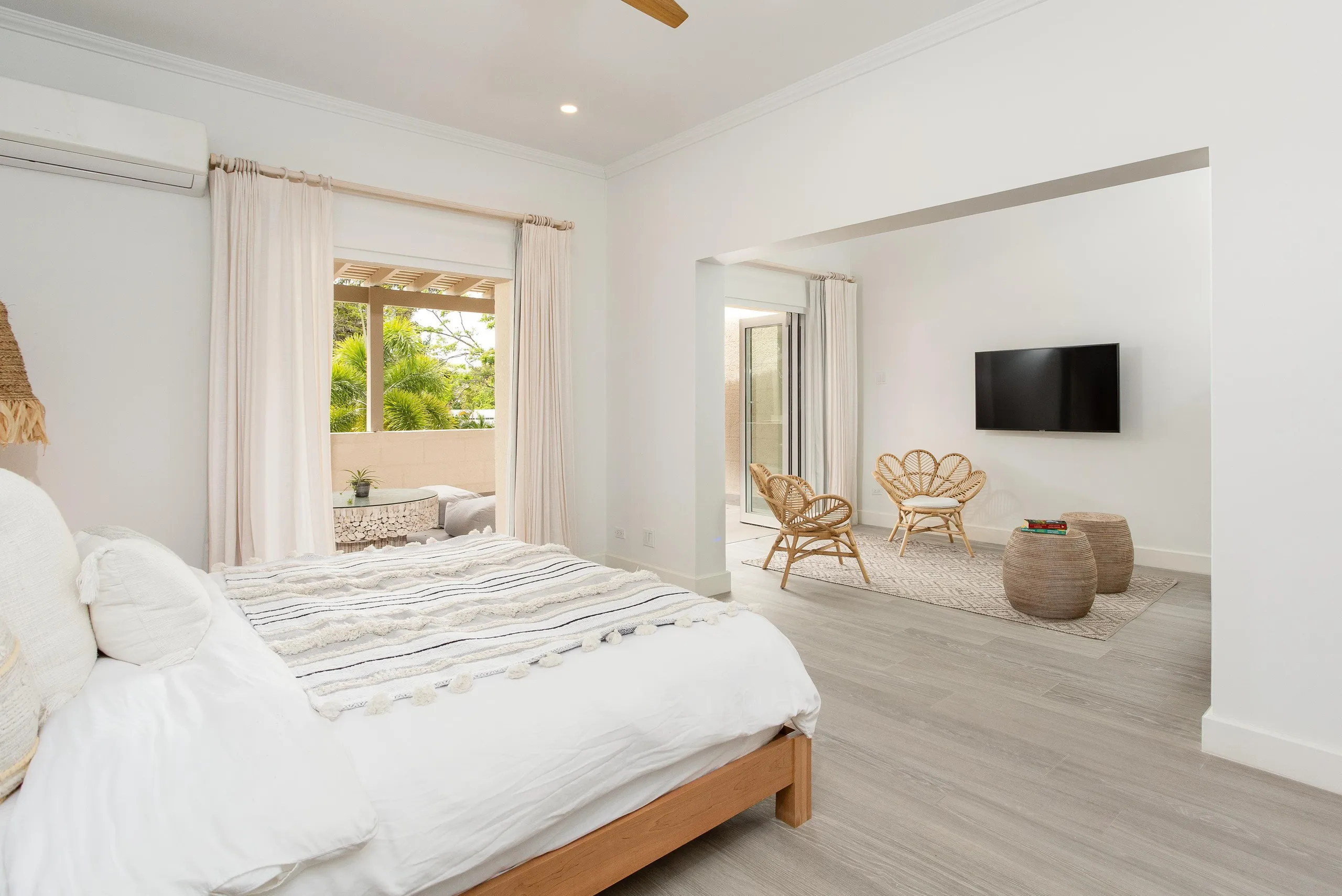 Sandy Lanes Elegantly Styled Villa with Private Pool and Access to Beach Club — photograph 12