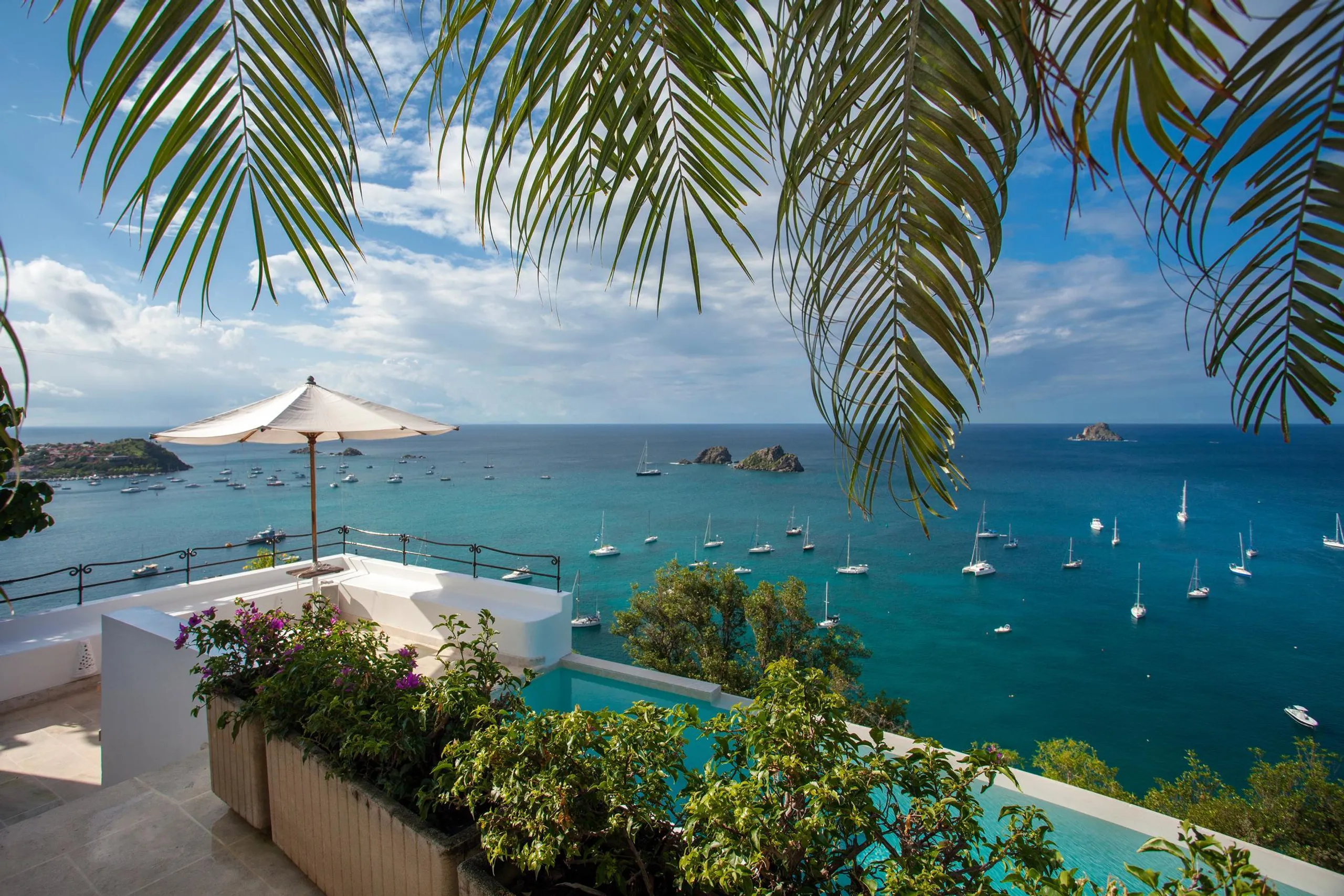 Sumptuous Caribbean Villa with Private Pool and Panoramic Ocean Views — photograph 2
