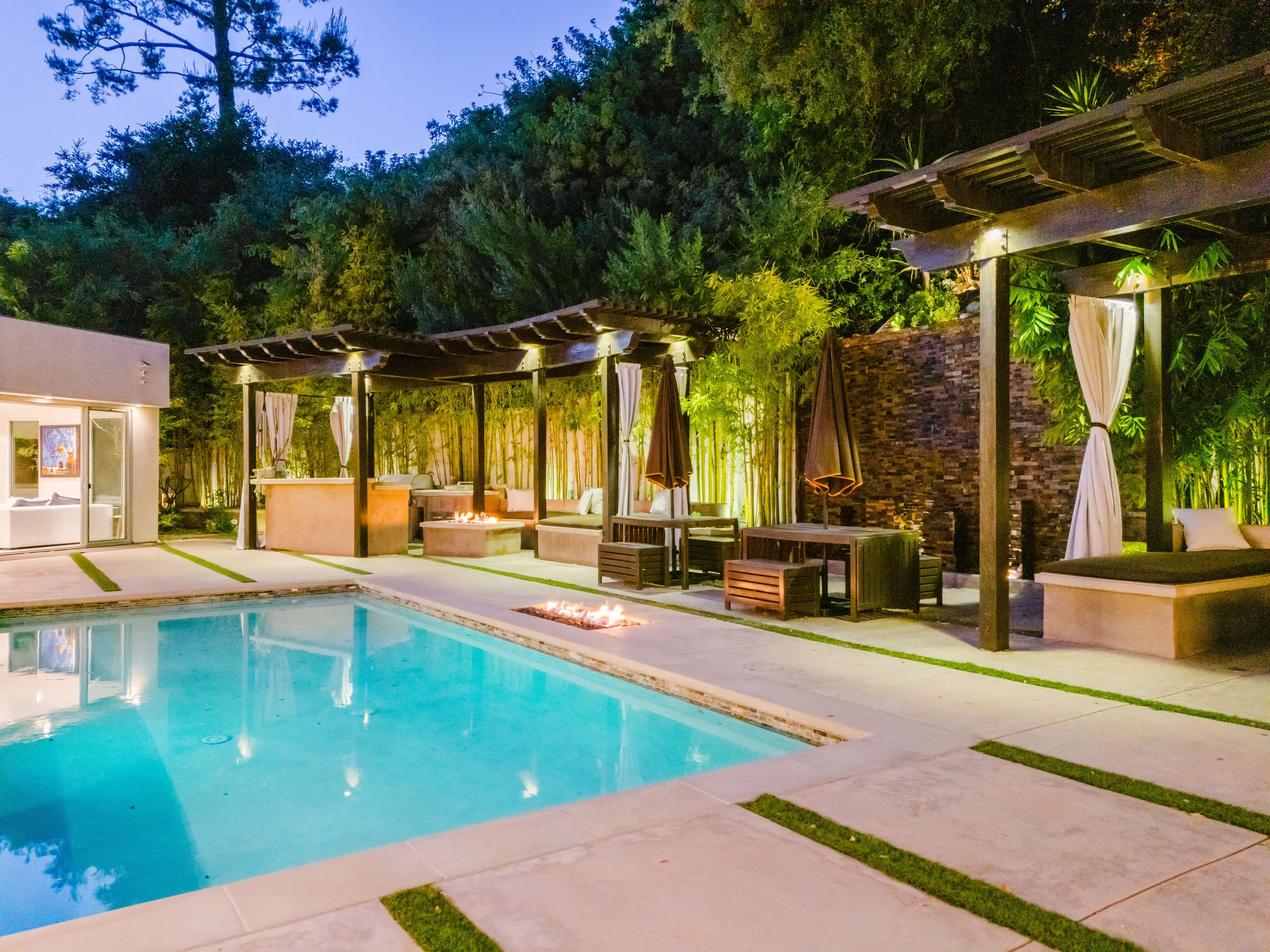 Captivating Zen Estate with Private Pool — photograph 3