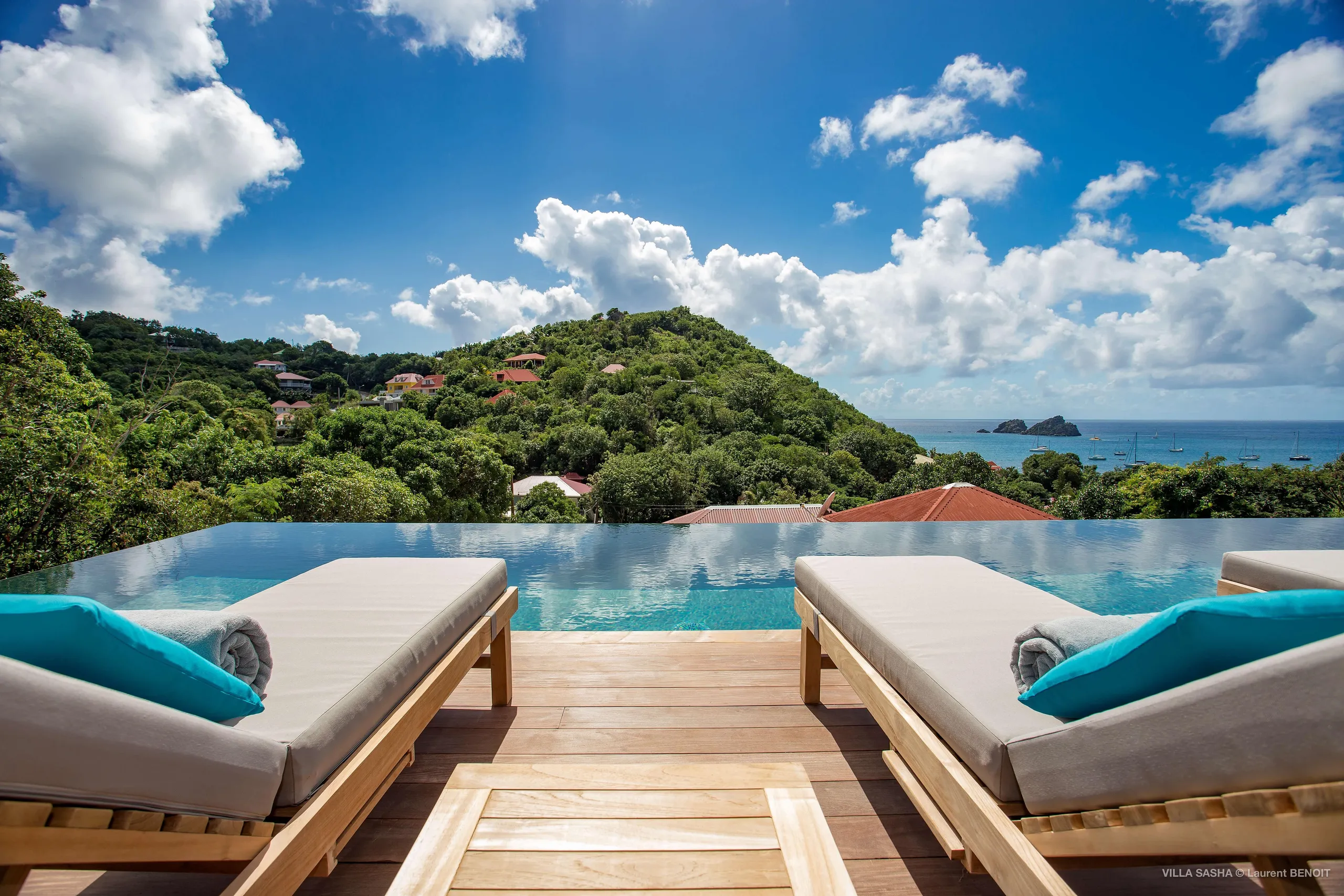 Chic Tropical Villa with Ocean Views in Corossol, St. Barths — photograph 3
