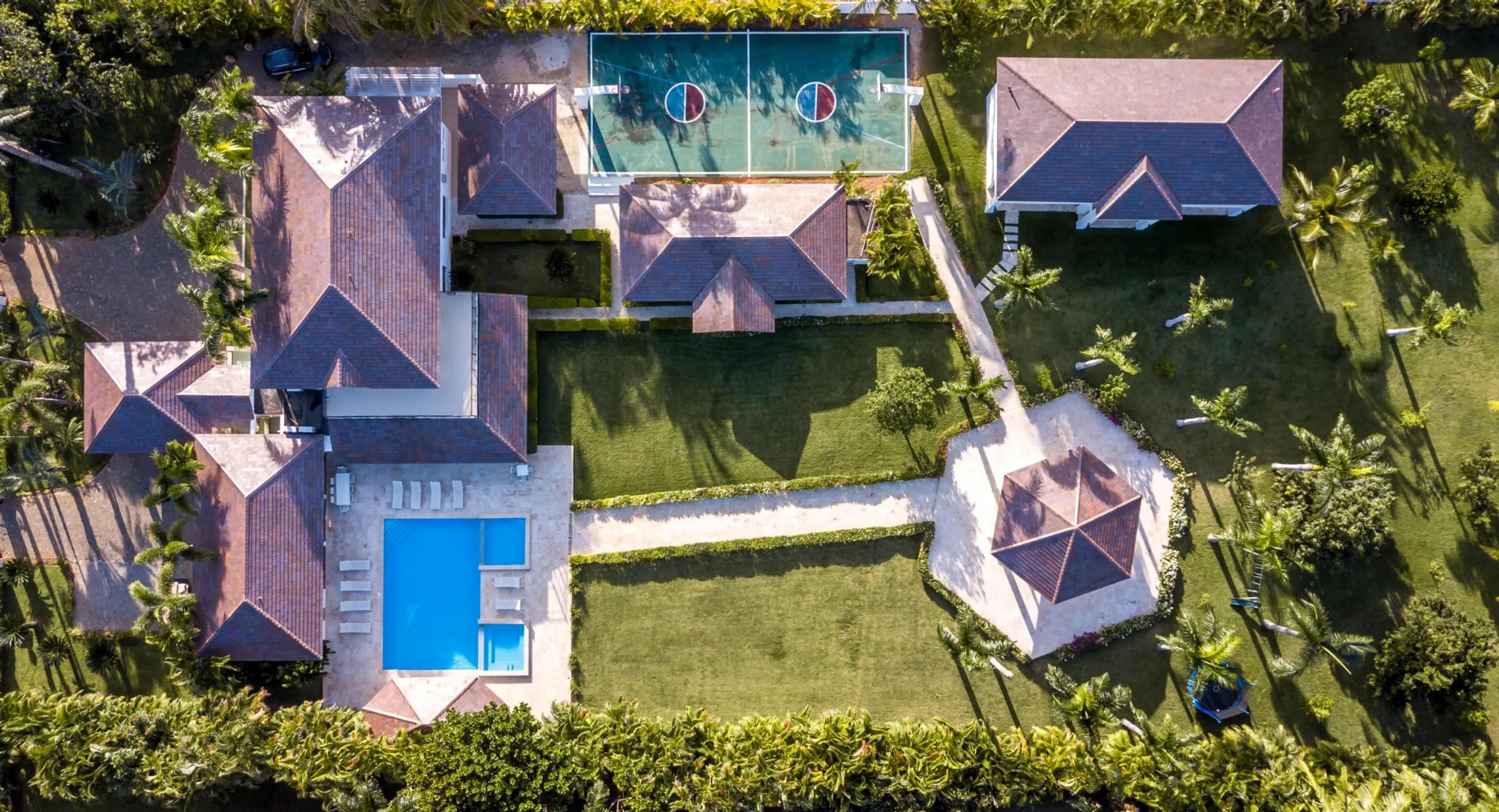 Discover Tranquillity and Rejuvenation with This Villa with Panoramic Mountain Vista Await — photograph 5