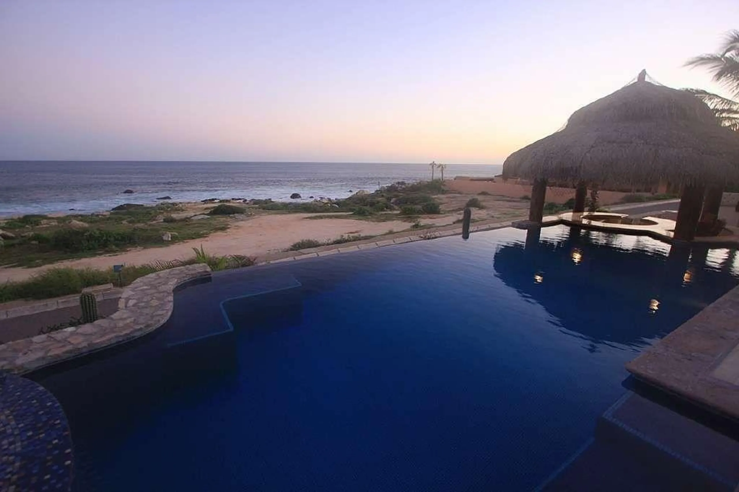 Punta Ballena Luxury Villa with Infinity Pool, Hot Tub and Sweeping Ocean Views — photograph 8