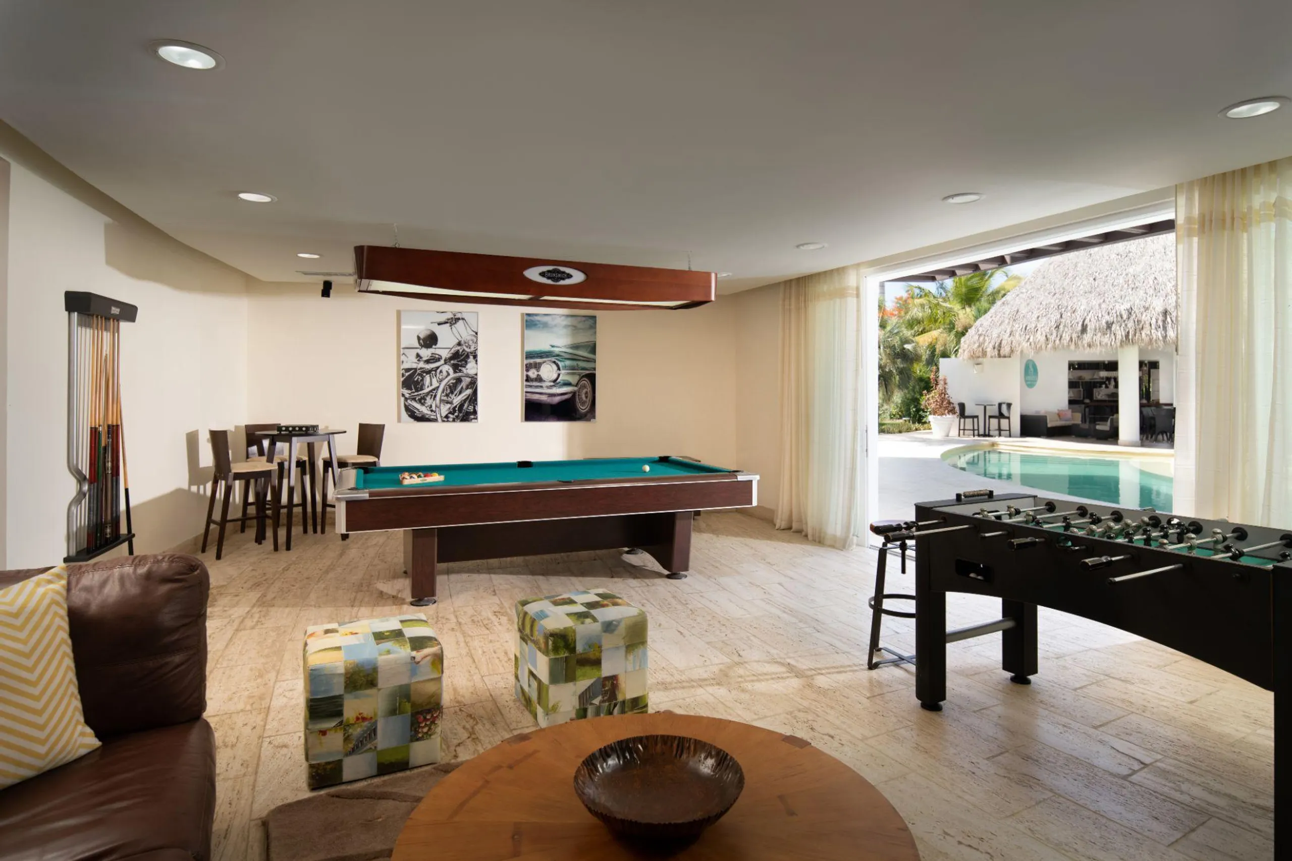 Soaring Resort-style Circular Villa with Multiple Pools, and Sports Court — photograph 12