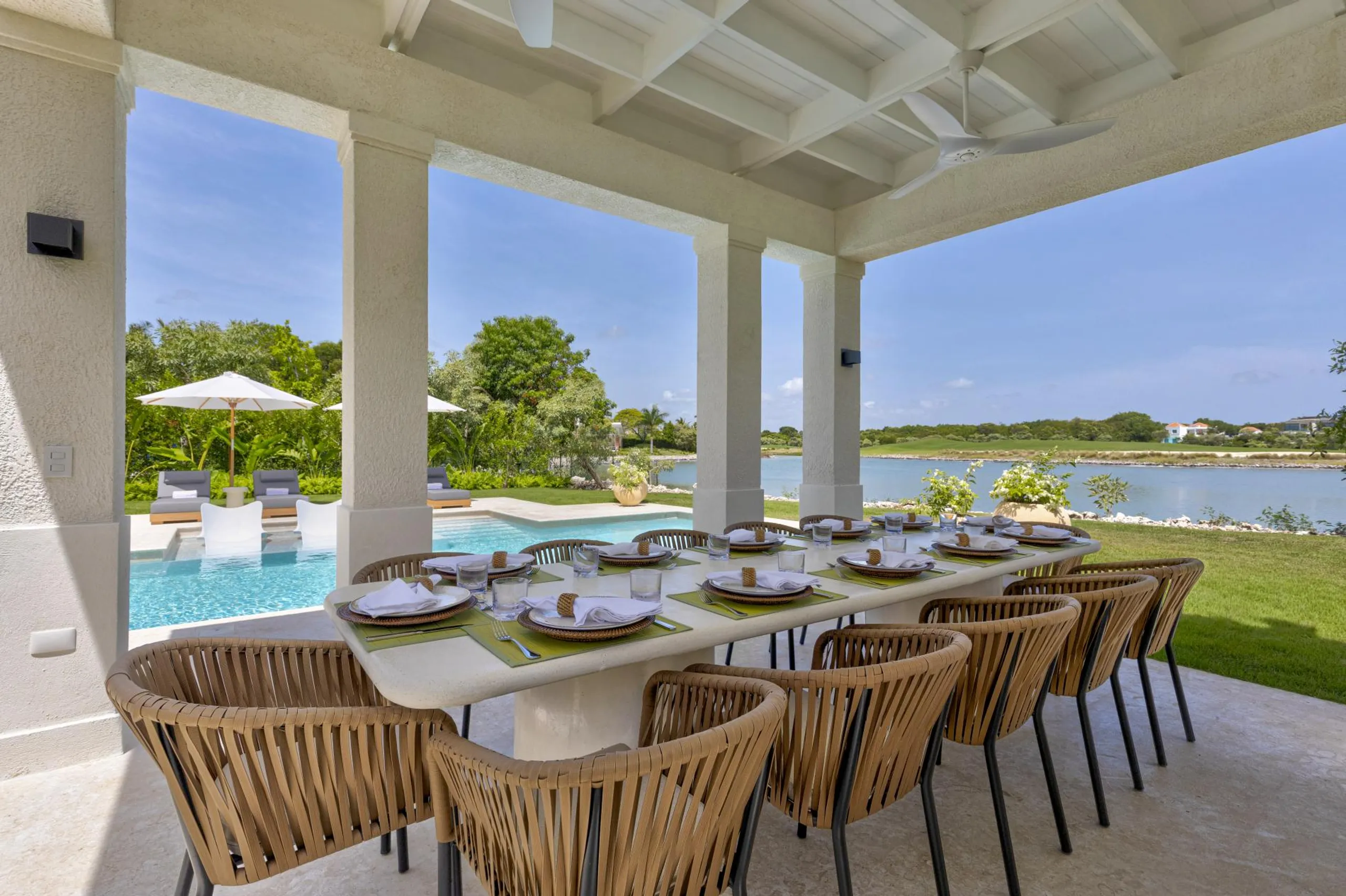 Designer Golfside Oasis Villa with Private Pool, with Golf & Lake Views — photograph 5