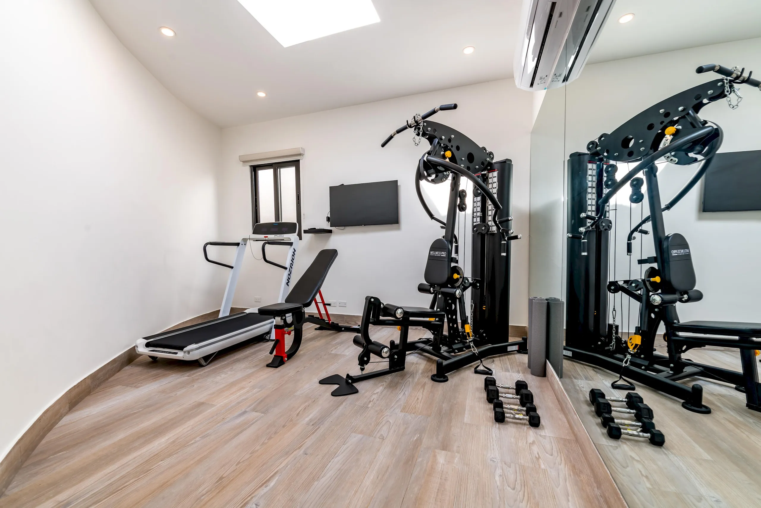 Sumptuous Paradise Estate with Private Pool and Fitness Room — photograph 7