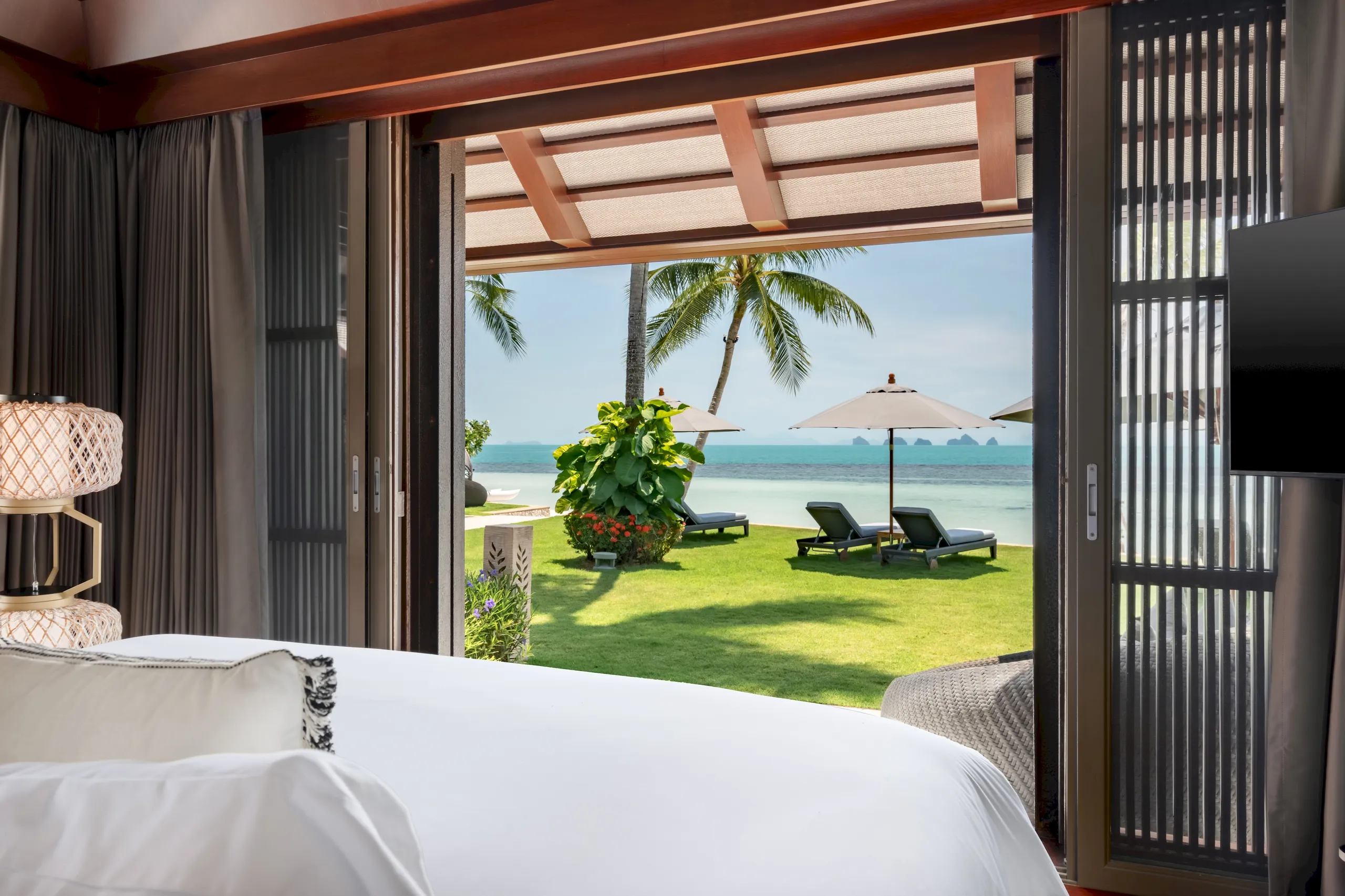 Fantastic Japanese-Thai Villa with Three Infinity Pools, Private theatre, and a Serene Spa — photograph 8