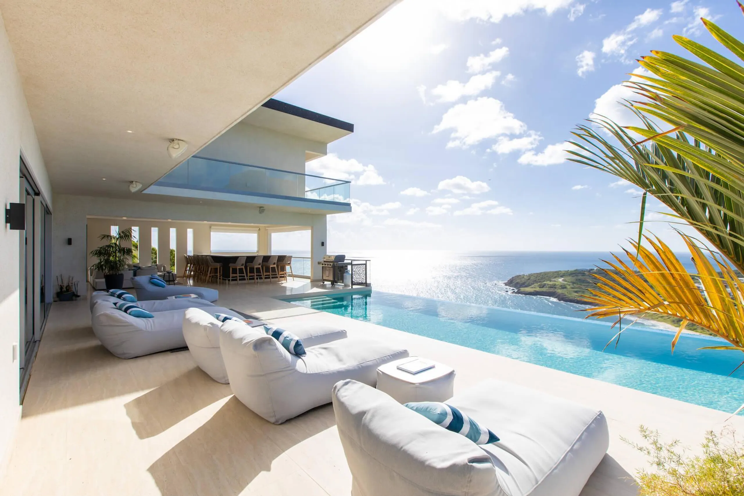 Indigo Bay's Decadence Luxury Villa with Infinity Pool and Breathtaking Ocean Views, St Martin De Seignanx