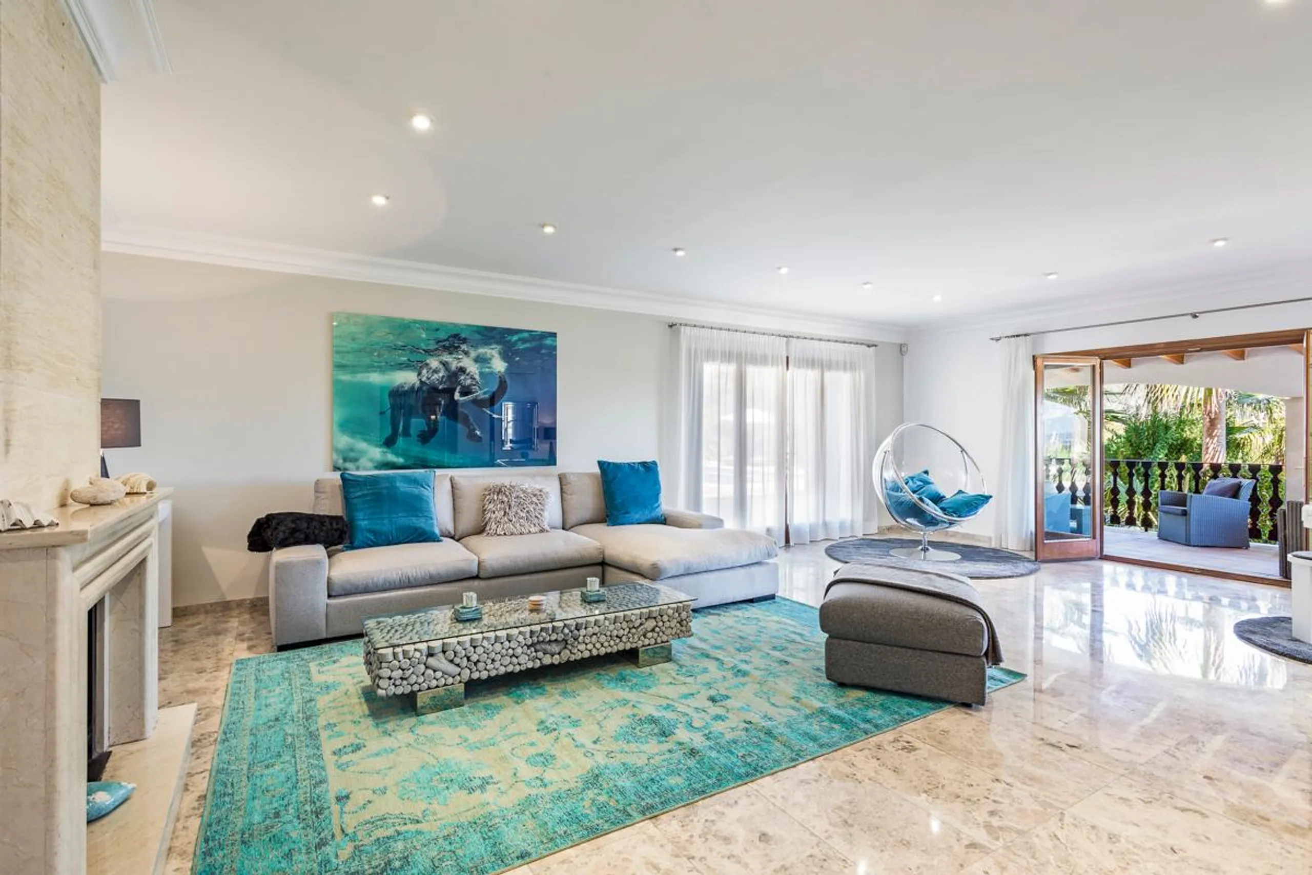 Sumptuous Hillside Villa 5 Bedroom Villa with Private Pool, and Bay Views — photograph 11