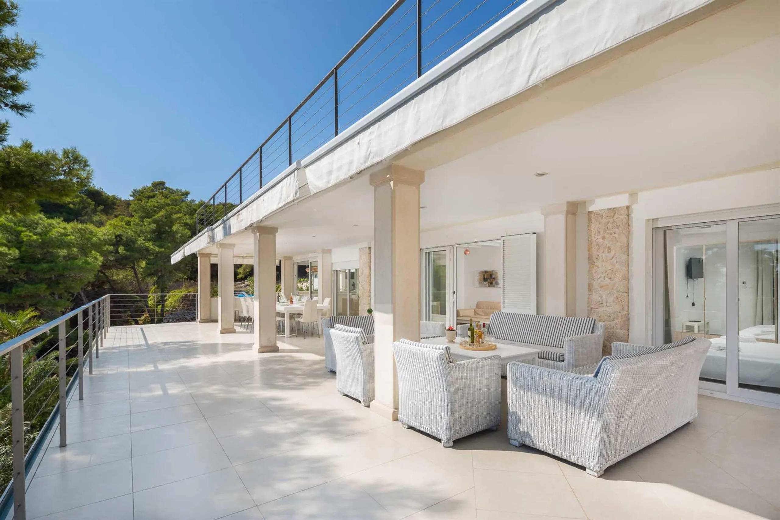Seaside Villa with Private Pool and Boat Berth in Idyllic Uljeni Bok Bay — photograph 12