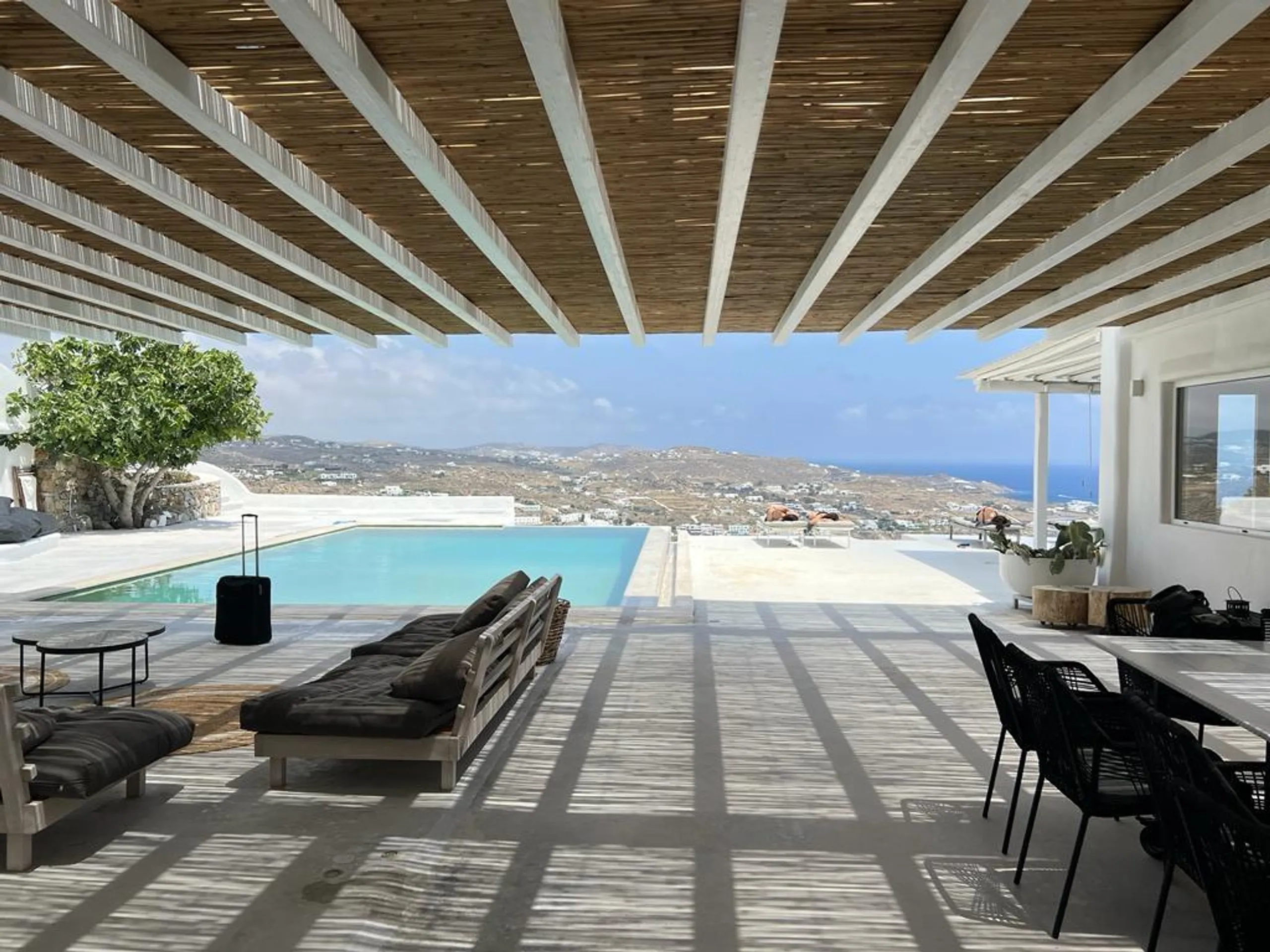 Noble Mykonos Estate with Private Pool and Stunning Views — photograph 3