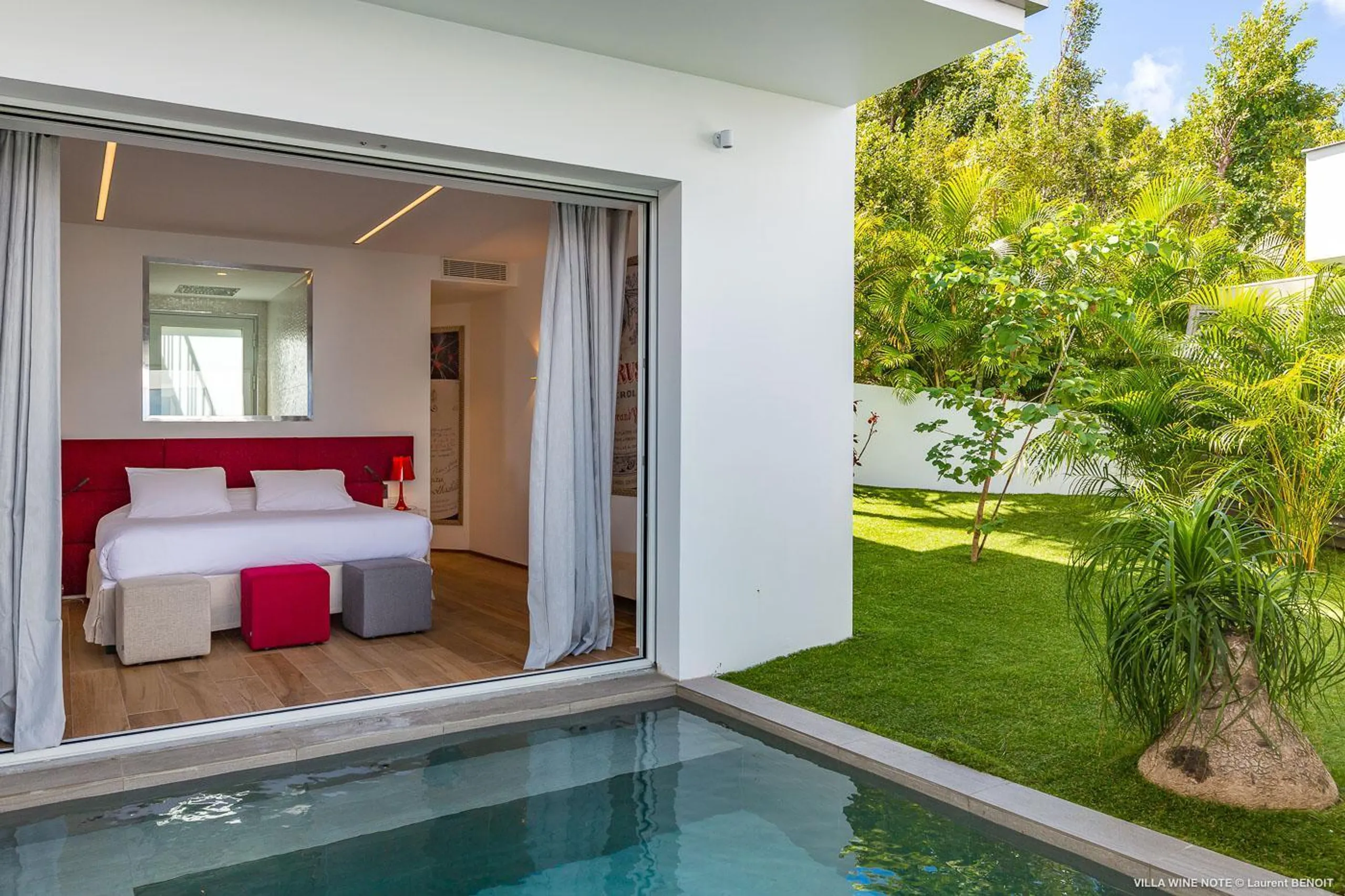 Grandiose Tropical Estate with Private Pool and Gazebo — photograph 4