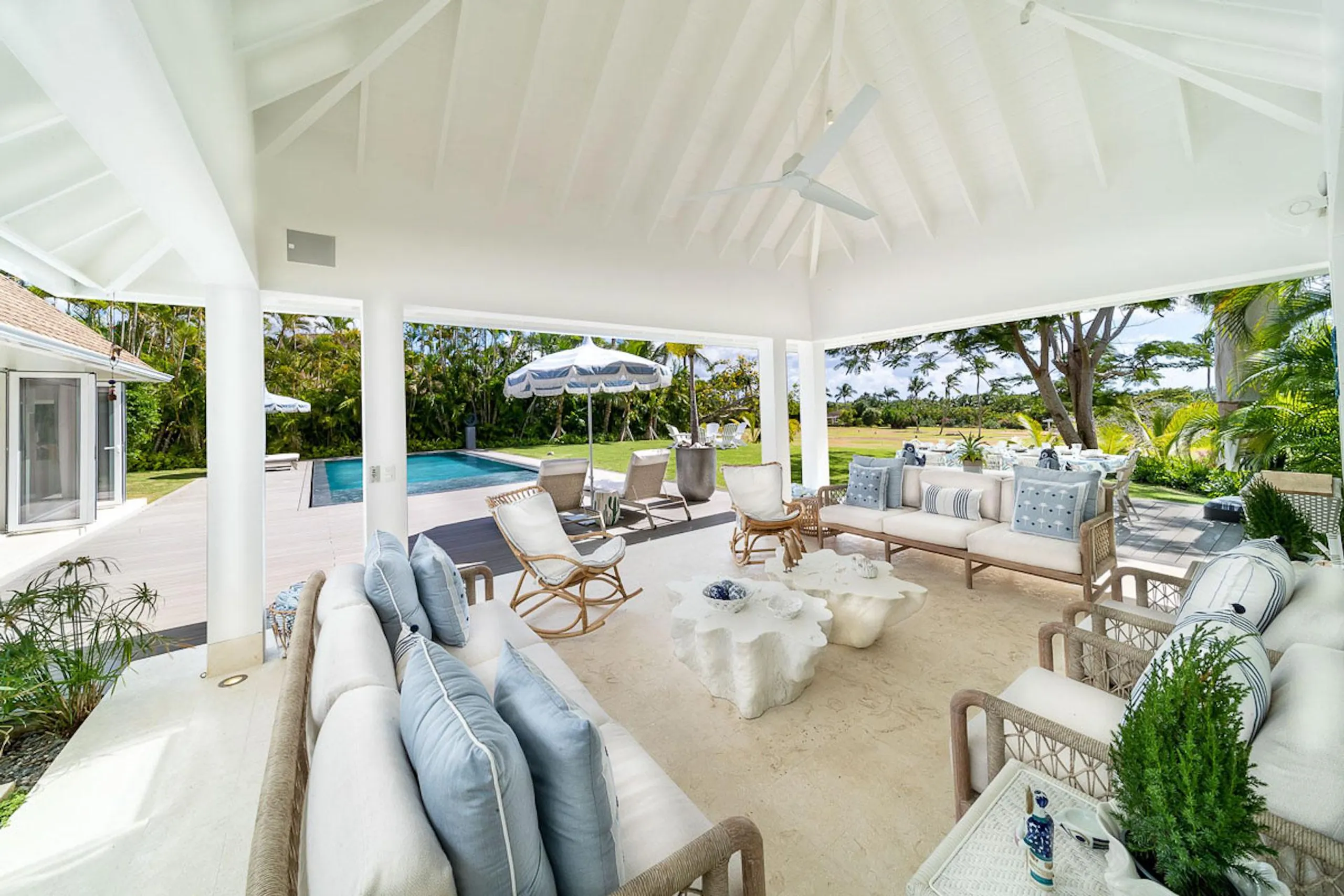 Elegant Brand New Villa with Private Pool and Minitas Garden — photograph 4