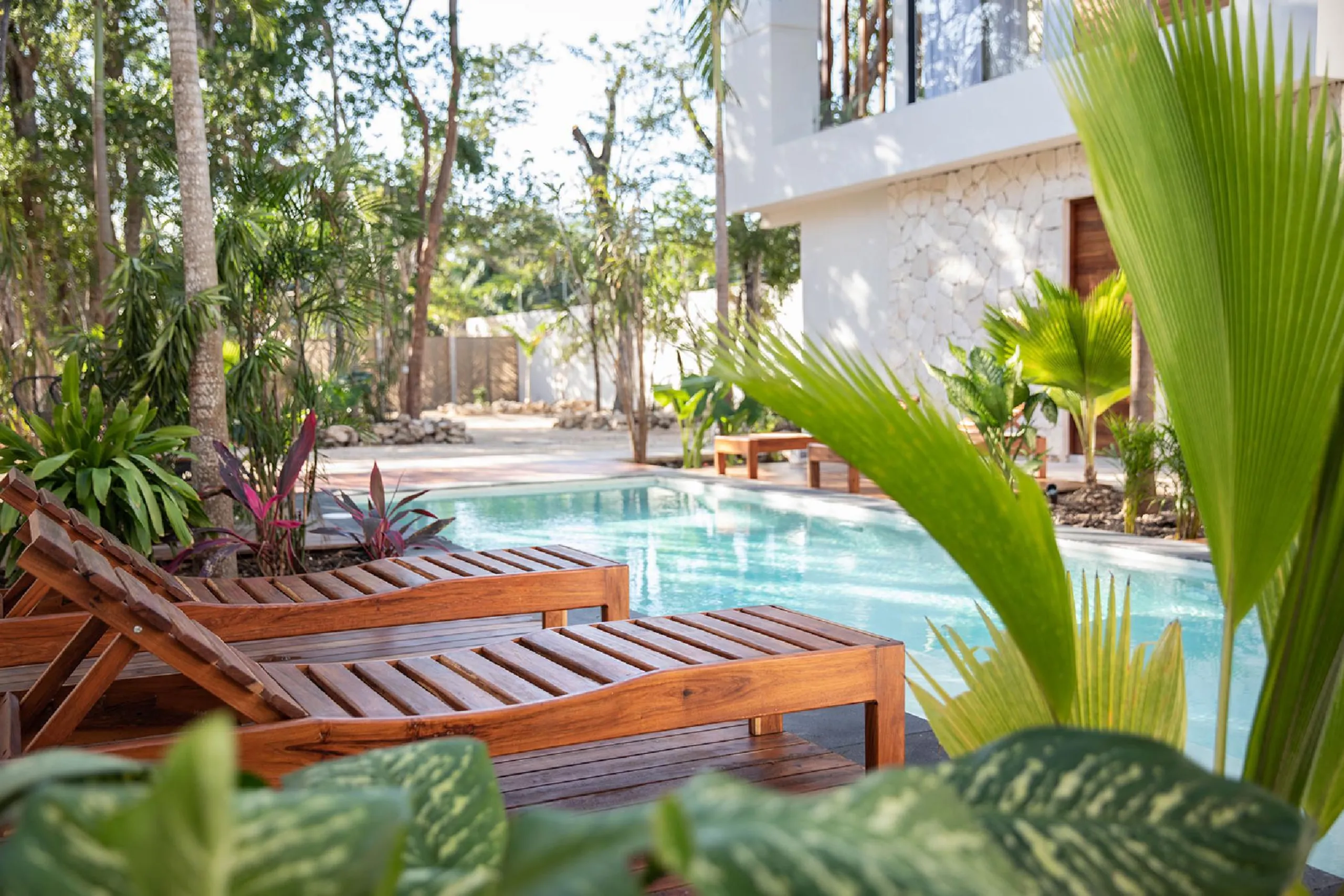 Puerto Morelos Oceanfront Luxury Estate with Private Beach and Oversized Pool — photograph 5