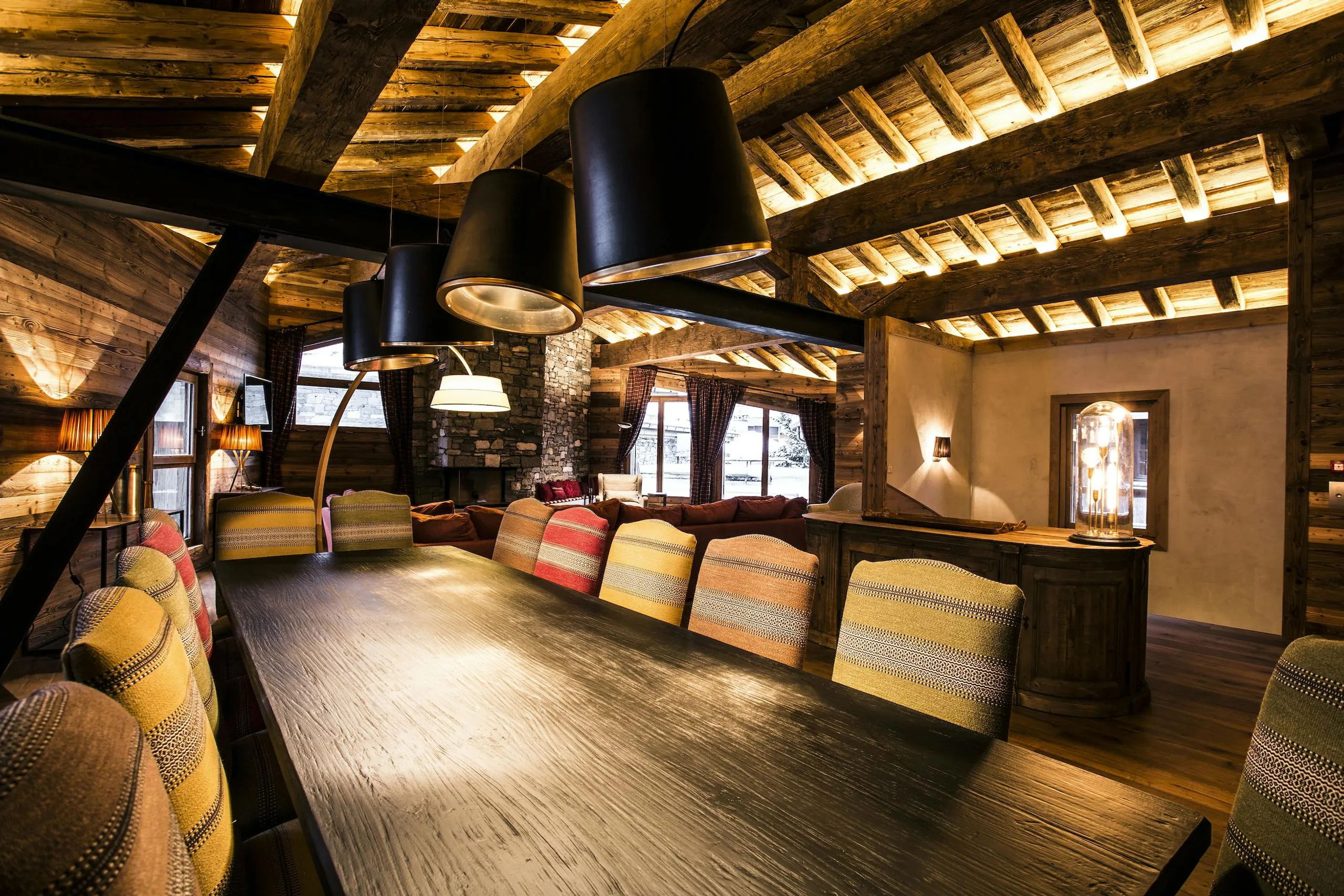Exceptional Val D Isere Chalet with Indoor Pool and Fireplace — photograph 11