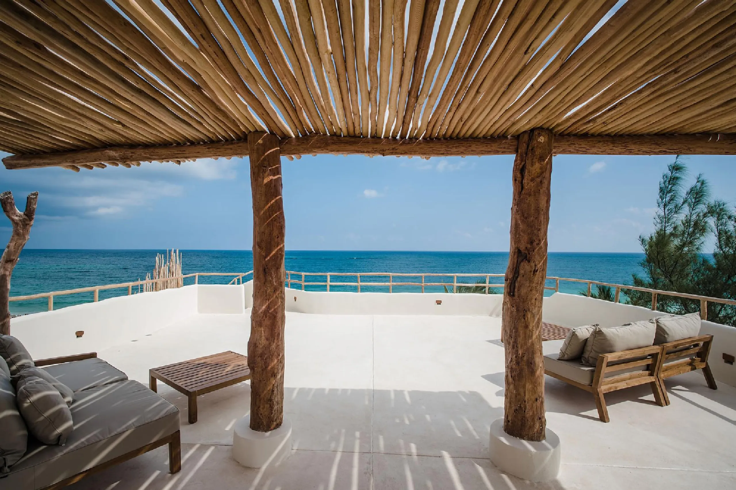 Eco-Friendly Expansive Beachfront Tulum Villa with Private Pool — photograph 5