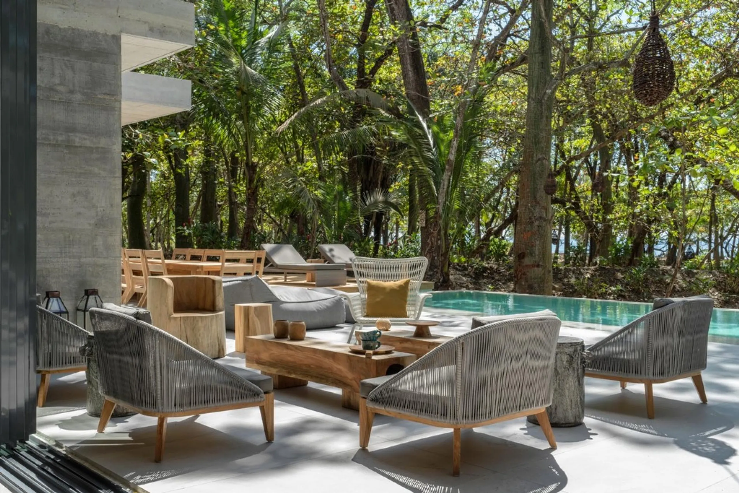 Ultra-Modern Hippie Chic Beachfront Estate with Infinity Pool — photograph 6