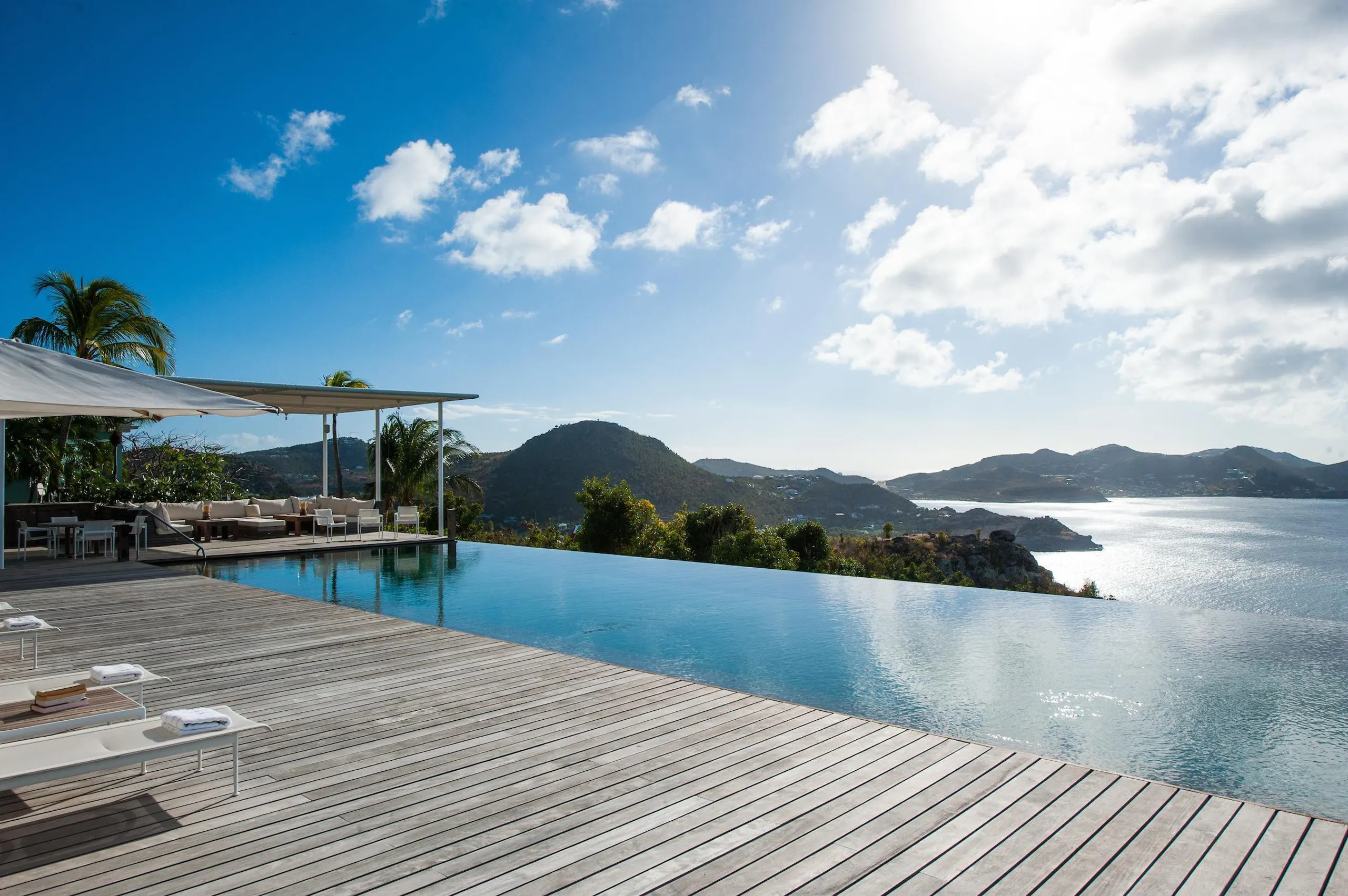 Classical Ocean View Villa with Infinity Pool and Sweeping Ocean Views, Camaruche