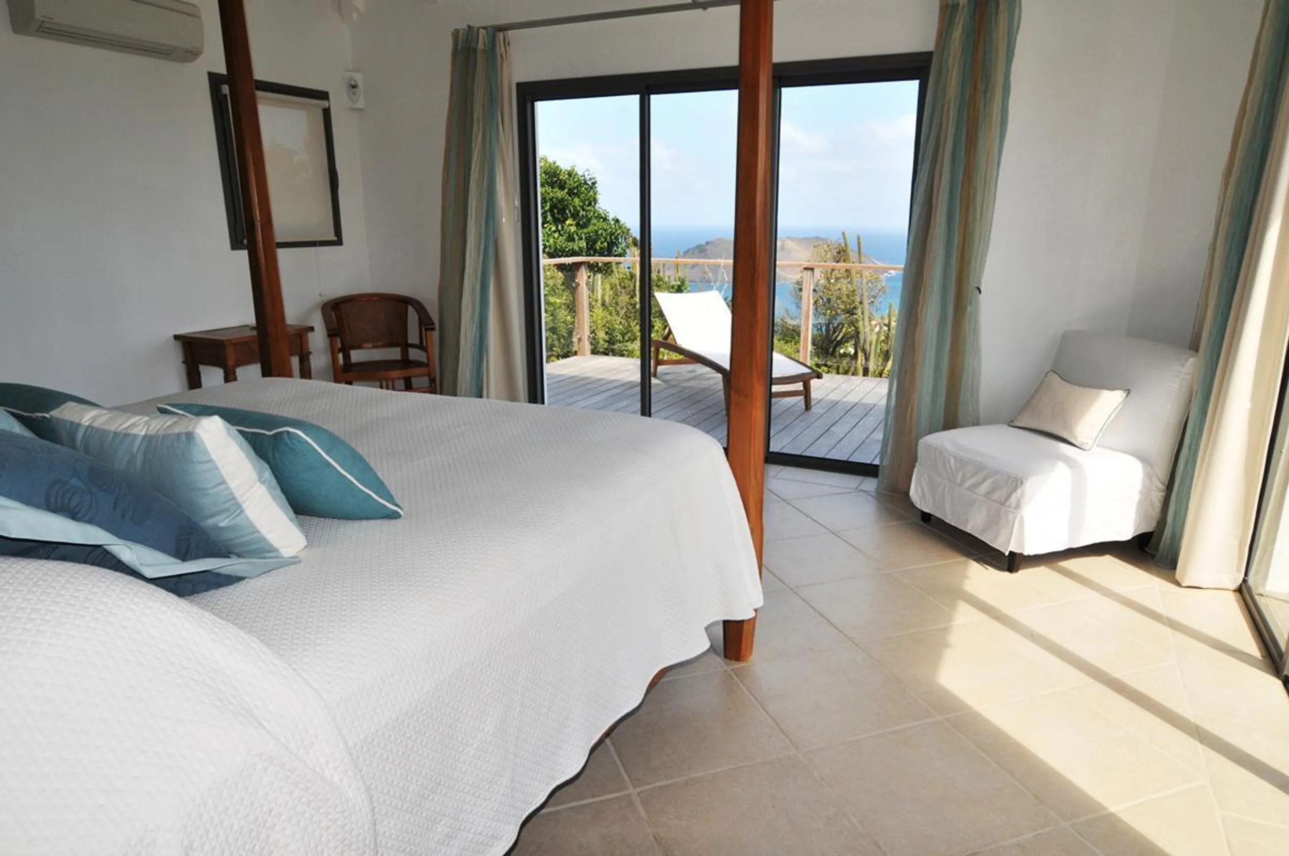 Deluxe Paradise Estate with Private Pool and Panoramic Ocean Views — photograph 10