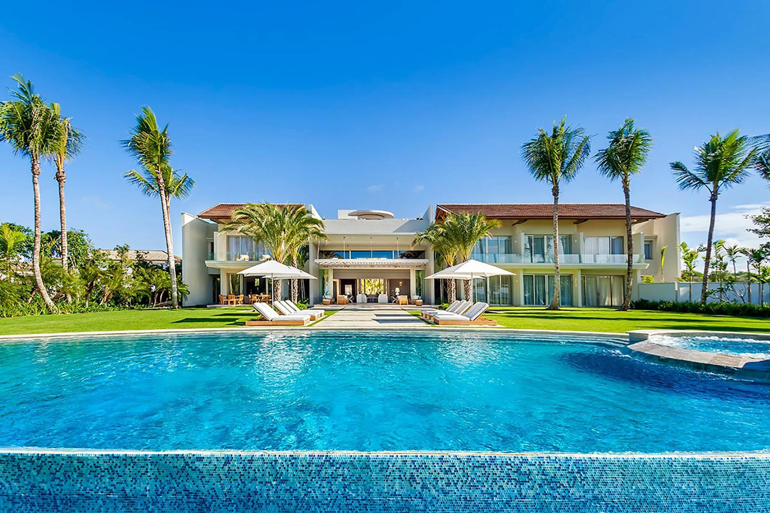 Splendorous Oceanfront Estate with Reflective Pools and Tropical Surroundings, La Romana