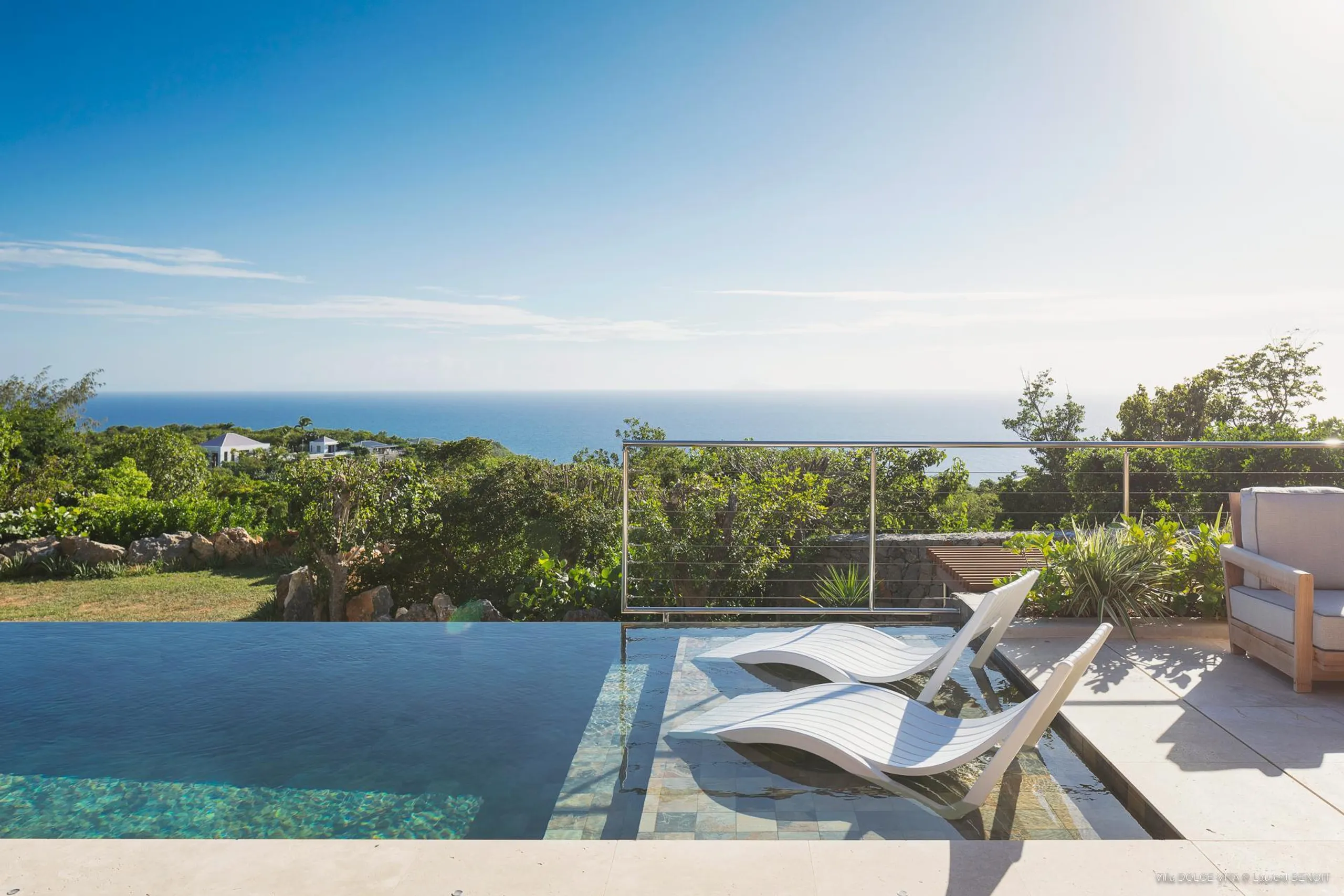 Contemporary Architectural Luxe Estate with Infinity Pool and Panoramic Views — photograph 4