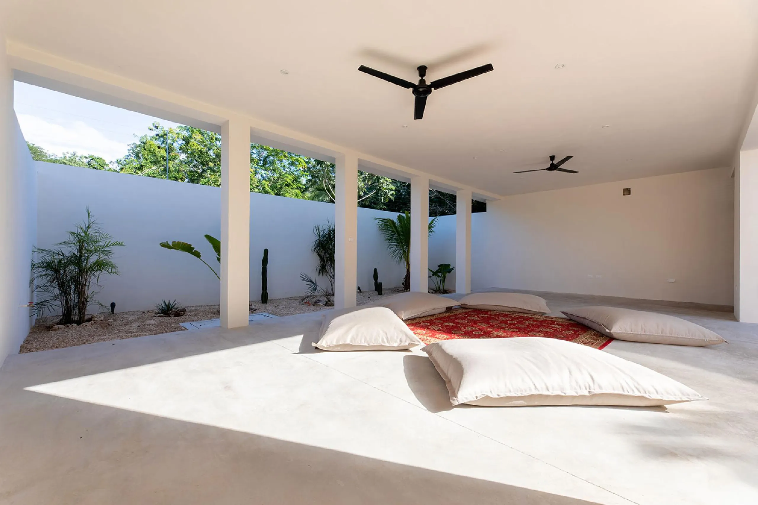Puerto Morelos Oceanfront Luxury Estate with Private Beach and Oversized Pool — photograph 6