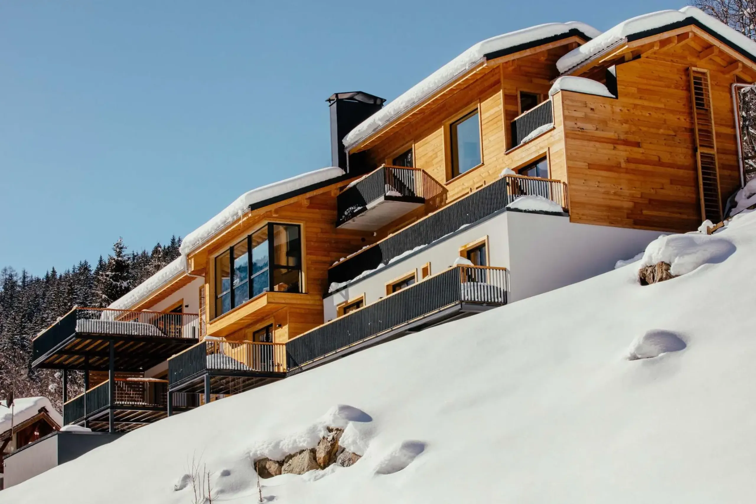 Golden Star Retreat Estate with Private Indoor Pool, Hot Tub, Sauna and Breathtaking Mountain Peak Views, Chamonix
