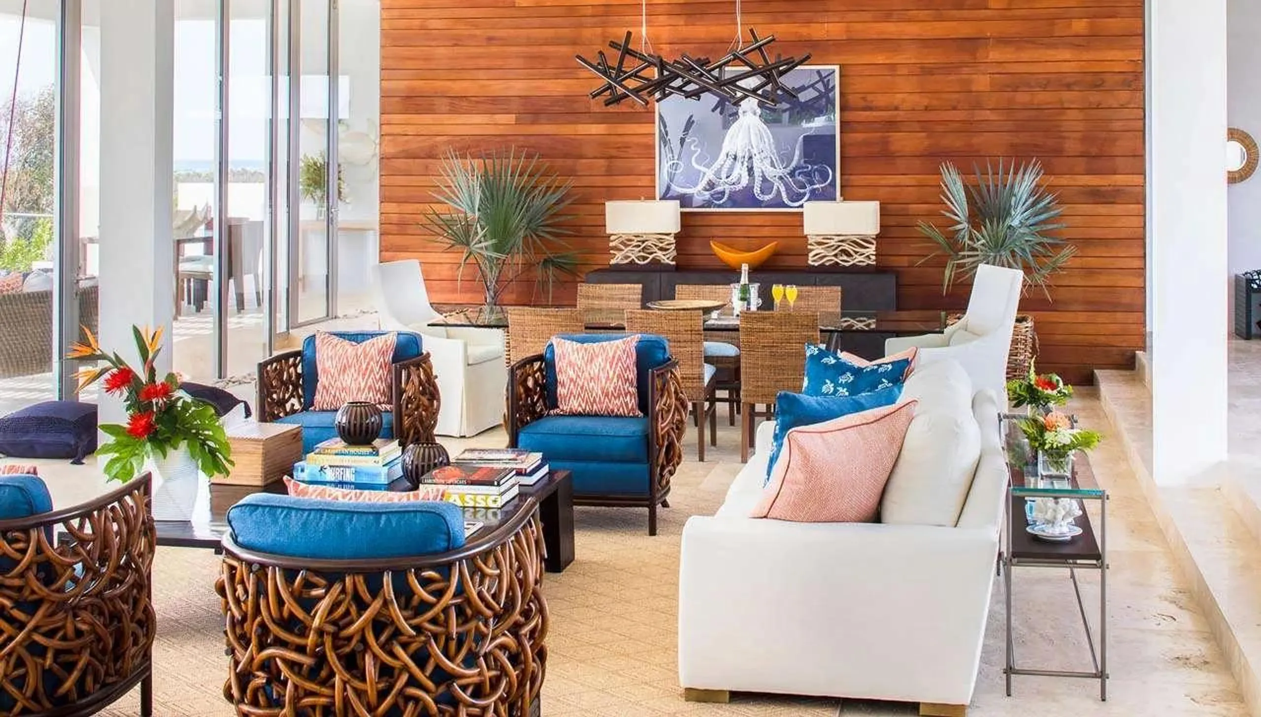 Contemporary Beachfront Villa with Invigorating Pool — photograph 8