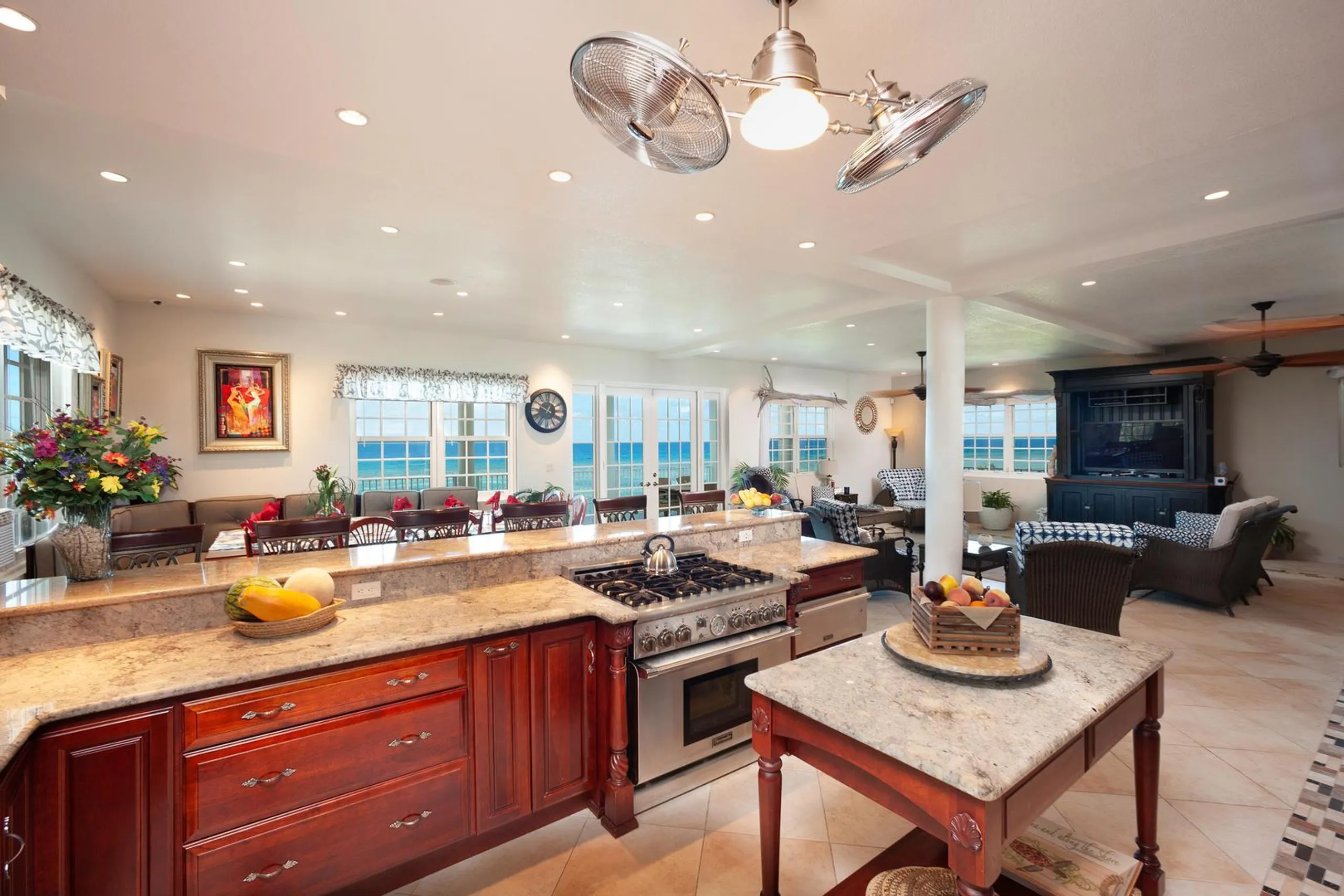 Grand Cayman Haven Estate with Private Infinity Pool and Ocean Views — photograph 12