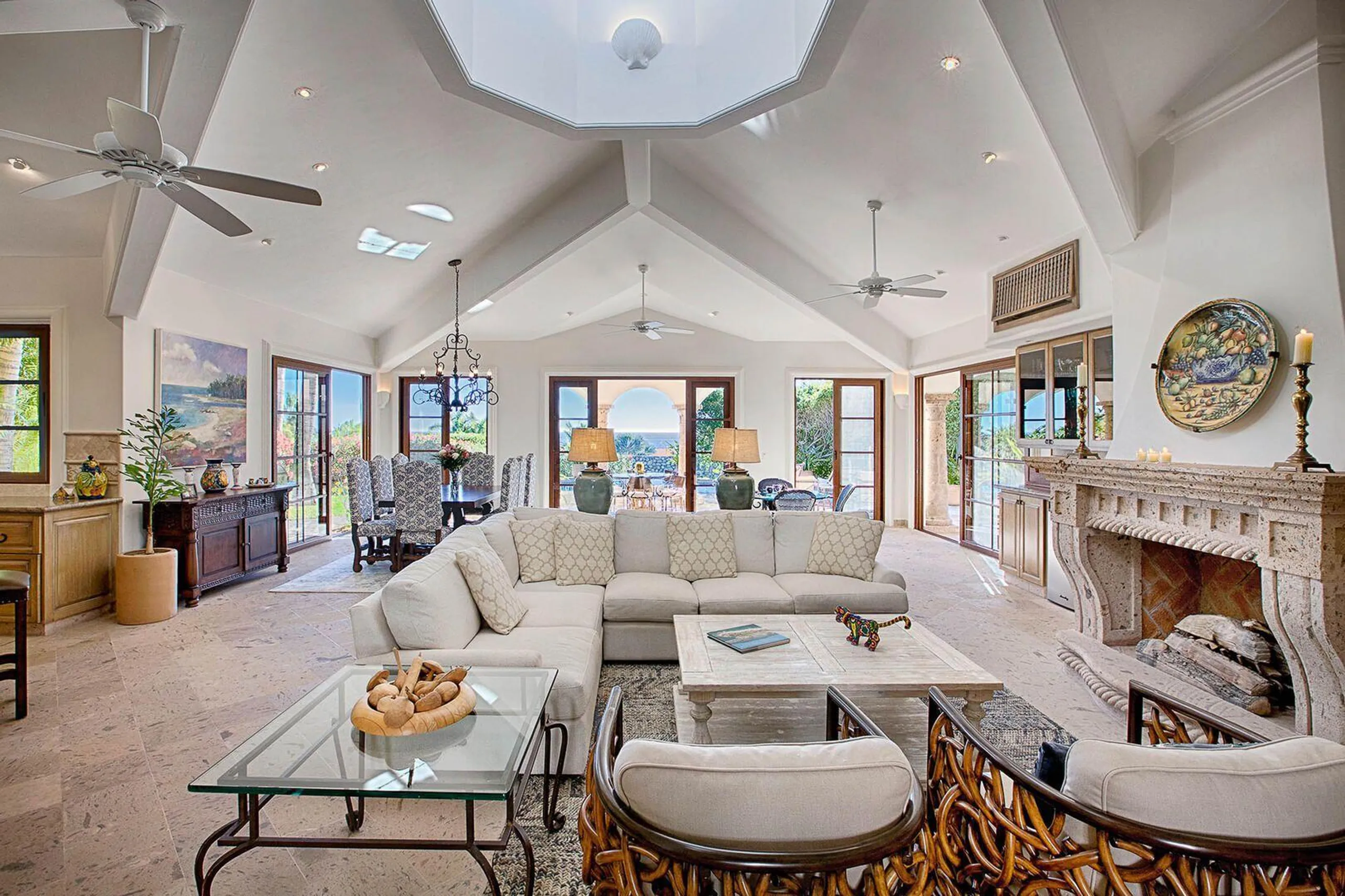 Charming Mediterranean Villa With Infinity Pool Overlooking the Sea of Cortez — photograph 11
