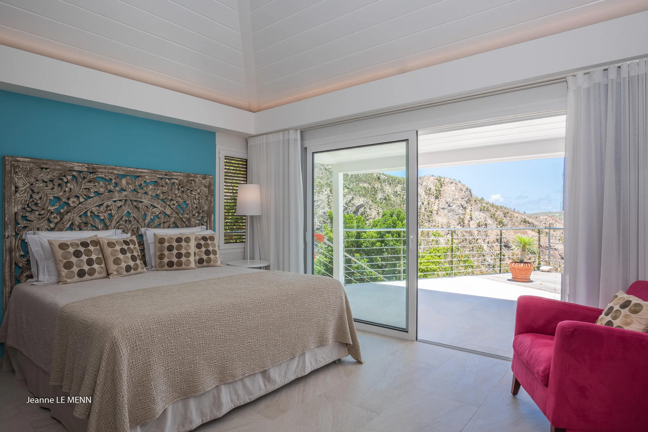 Luminous Seaview Villa with Private Pool and Sun Deck — photograph 7
