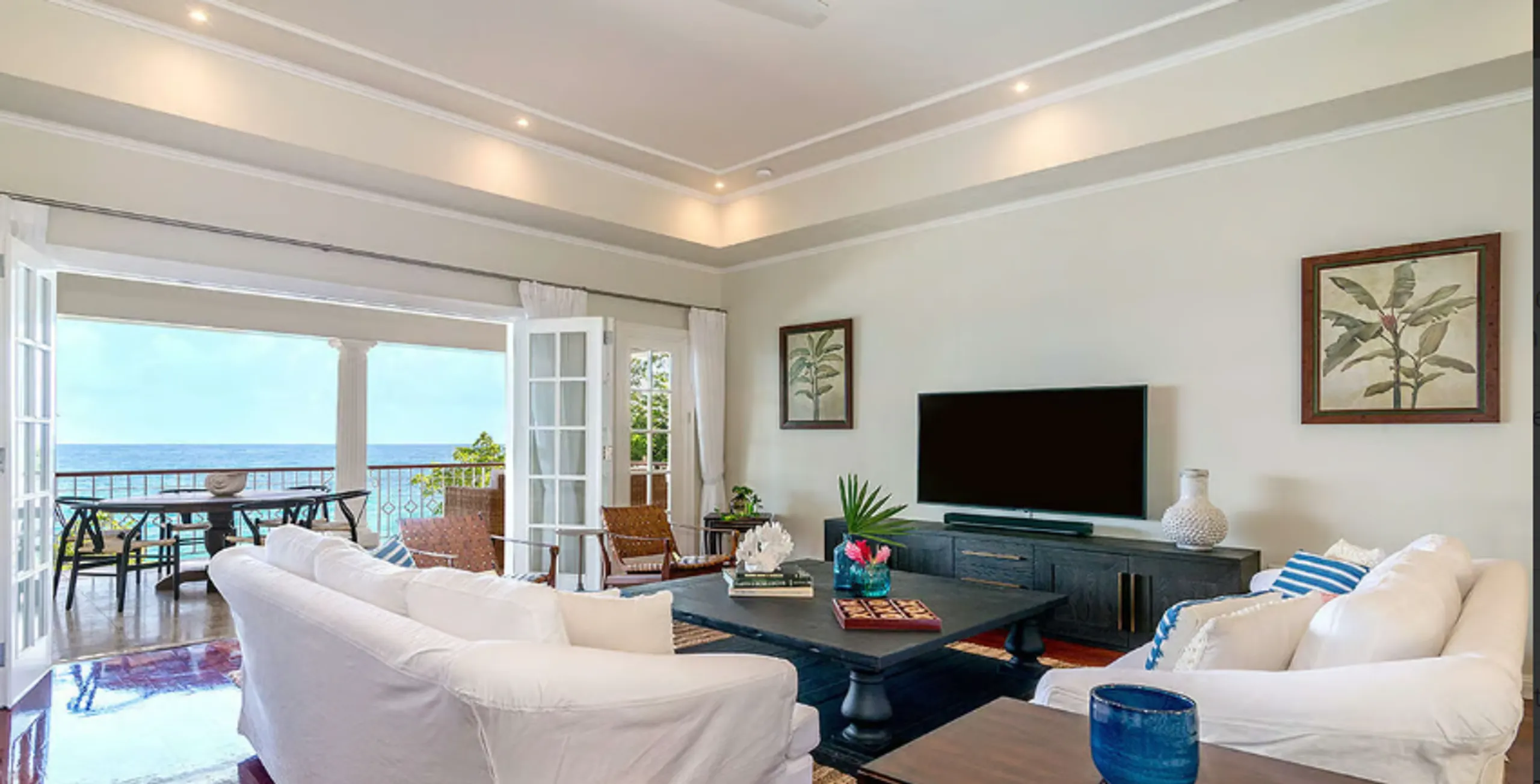 Unforgettable Panorama of Sea Front Luxury Villa with Private Cove & Infinity Pool — photograph 10